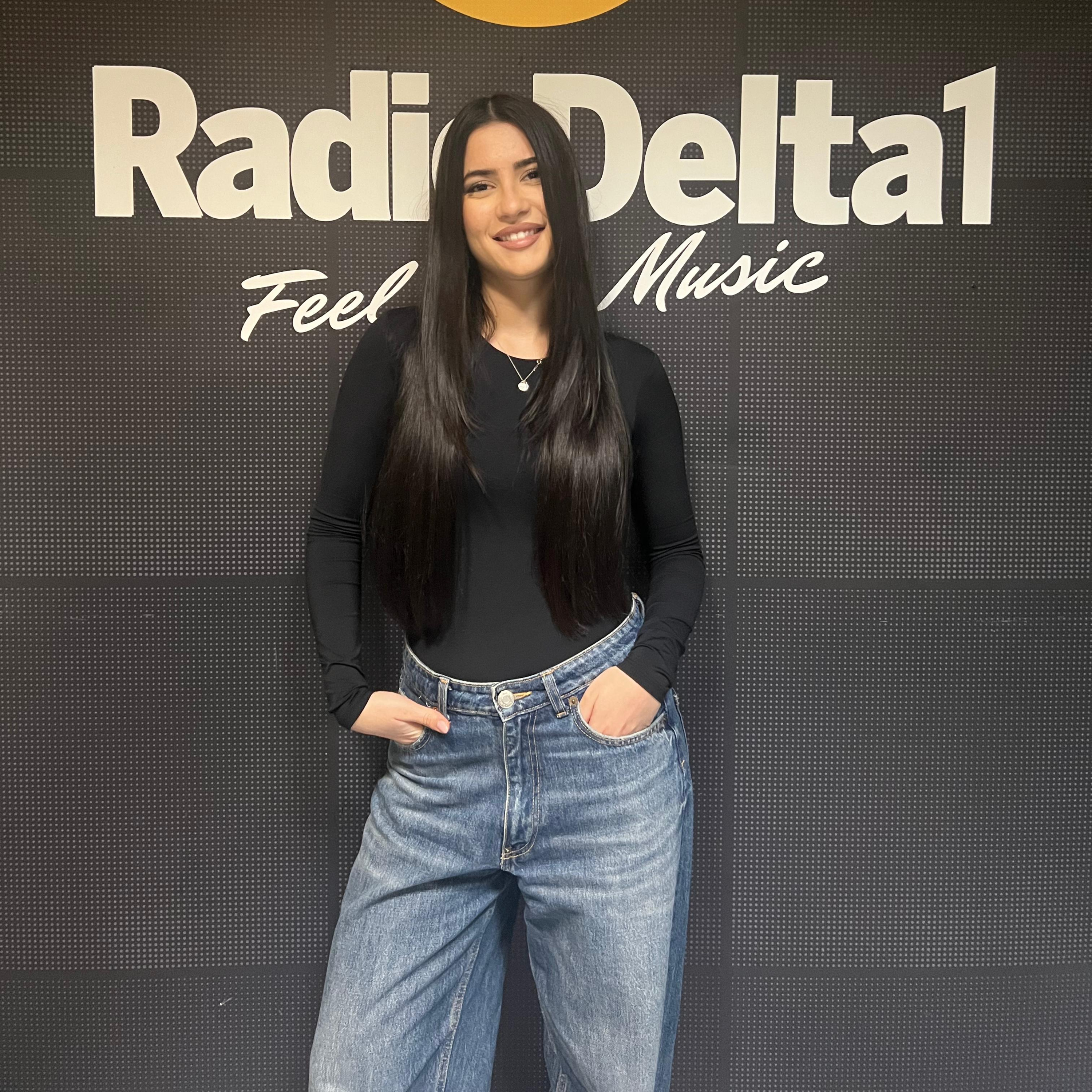 Carlotta Loretucci dagli studi di Delta 1 con "Ferma a guardare" episode artwork