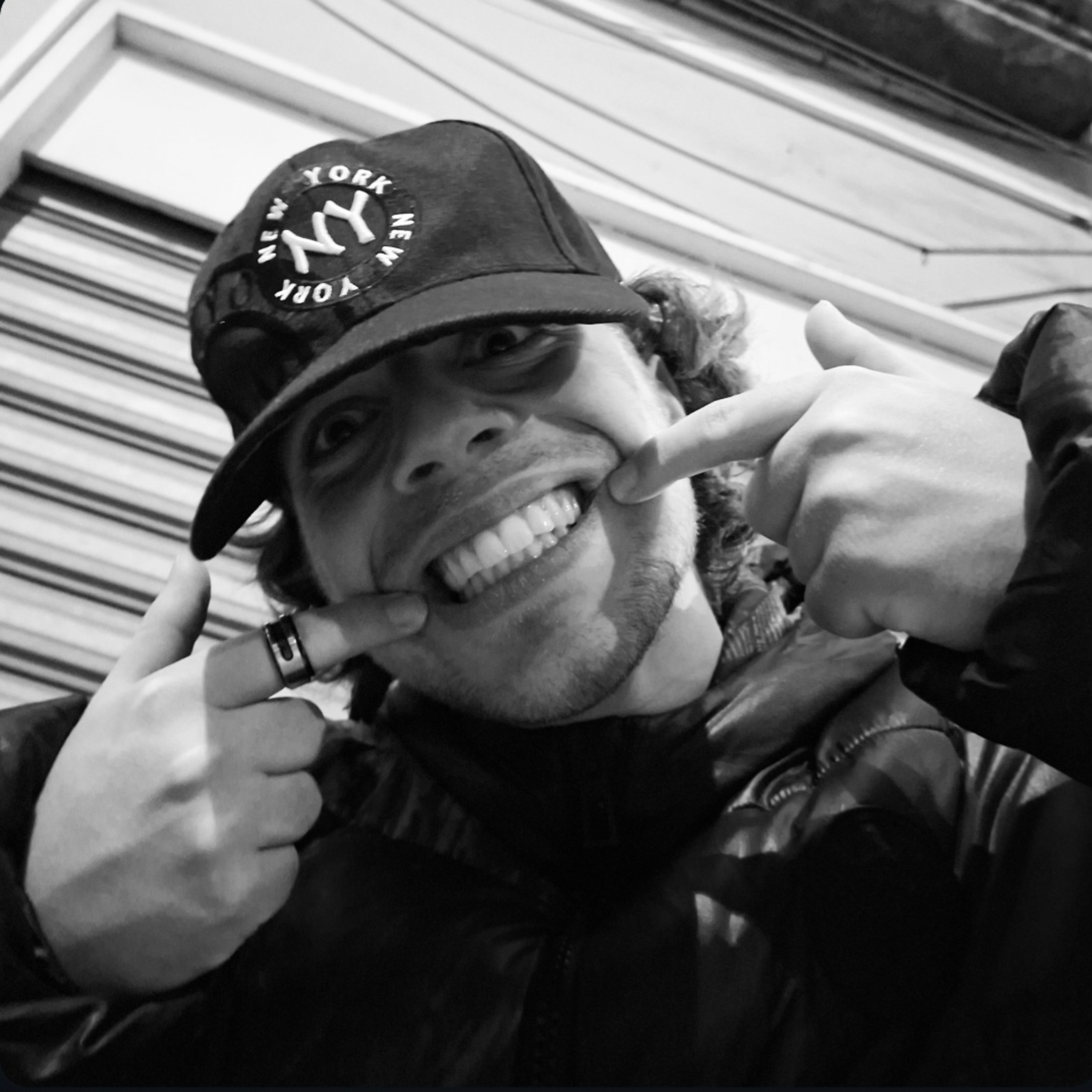 Pako Jupiter presenta "De hecho" su Radio Delta 1 episode artwork