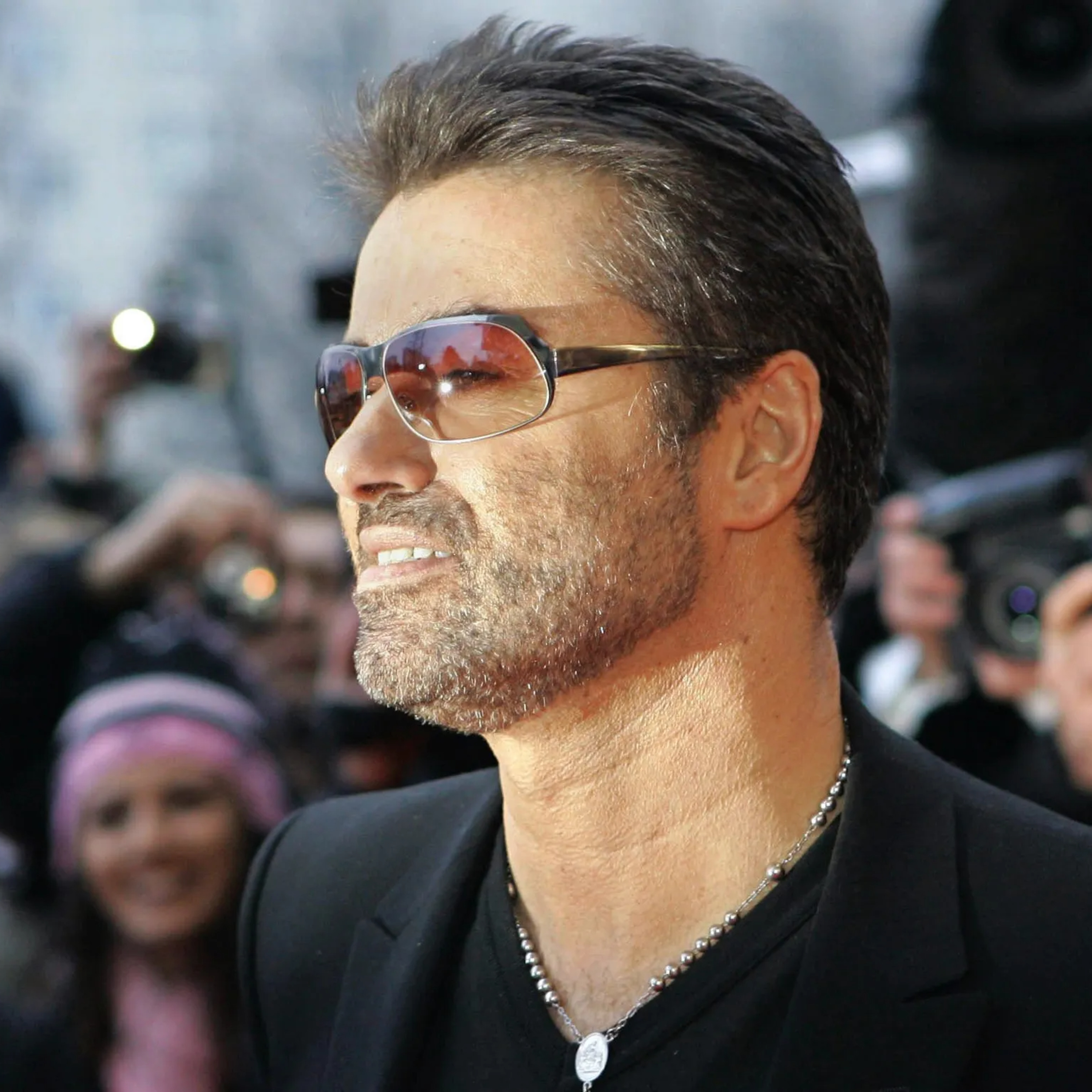 Buon compleanno a George Michael... starà sorridendo! episode artwork