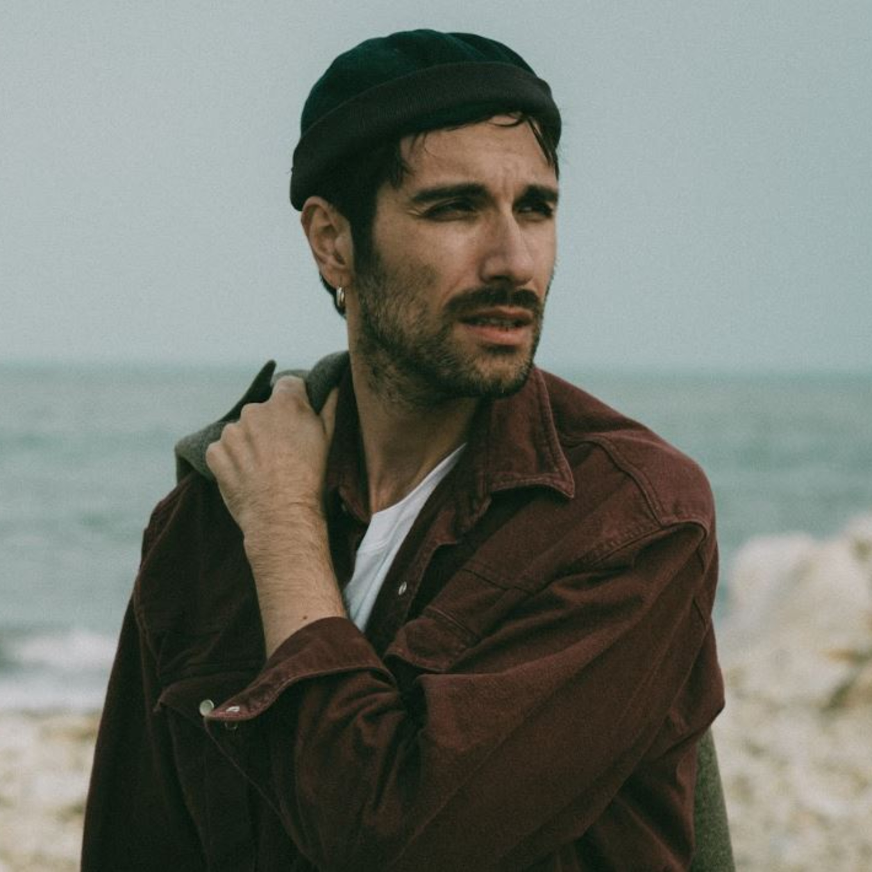 Antonio Maggio ospite su Delta 1 per presentare il nuovo singolo "Radici" episode artwork