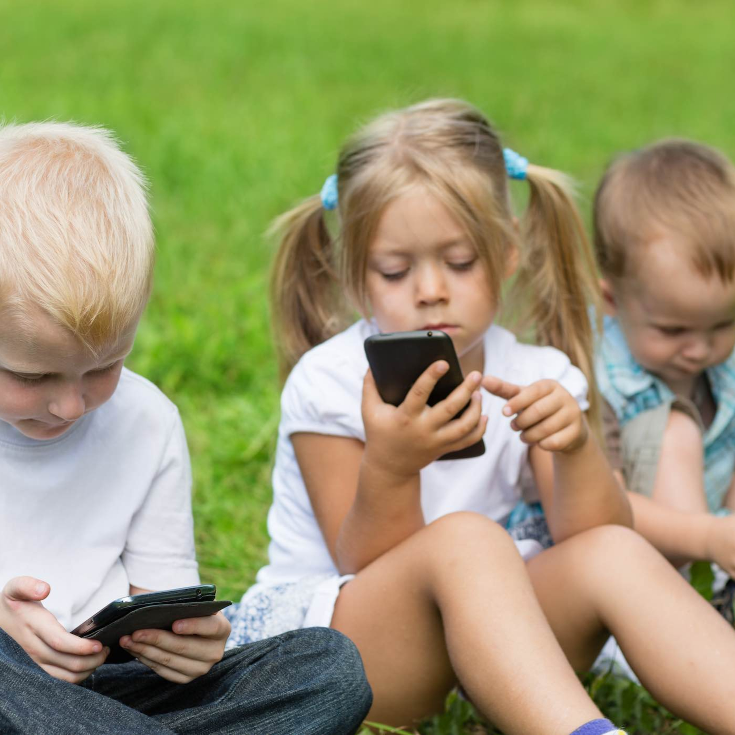 I bimbi e gli smartphone: attenzione durante i primi anni di vita! episode artwork