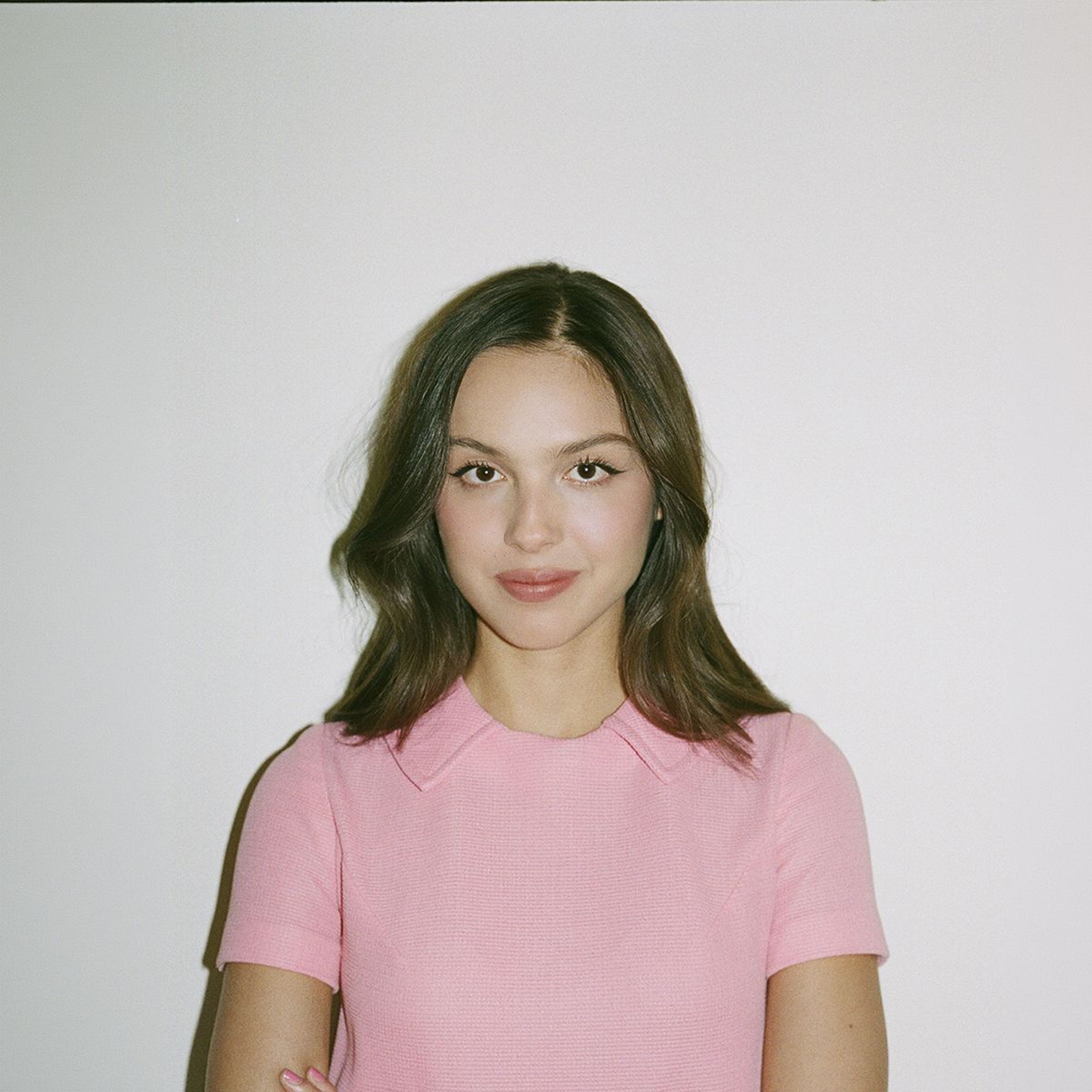 Olivia Rodrigo aiuta una sua fan a laurearsi con un dono economico episode artwork