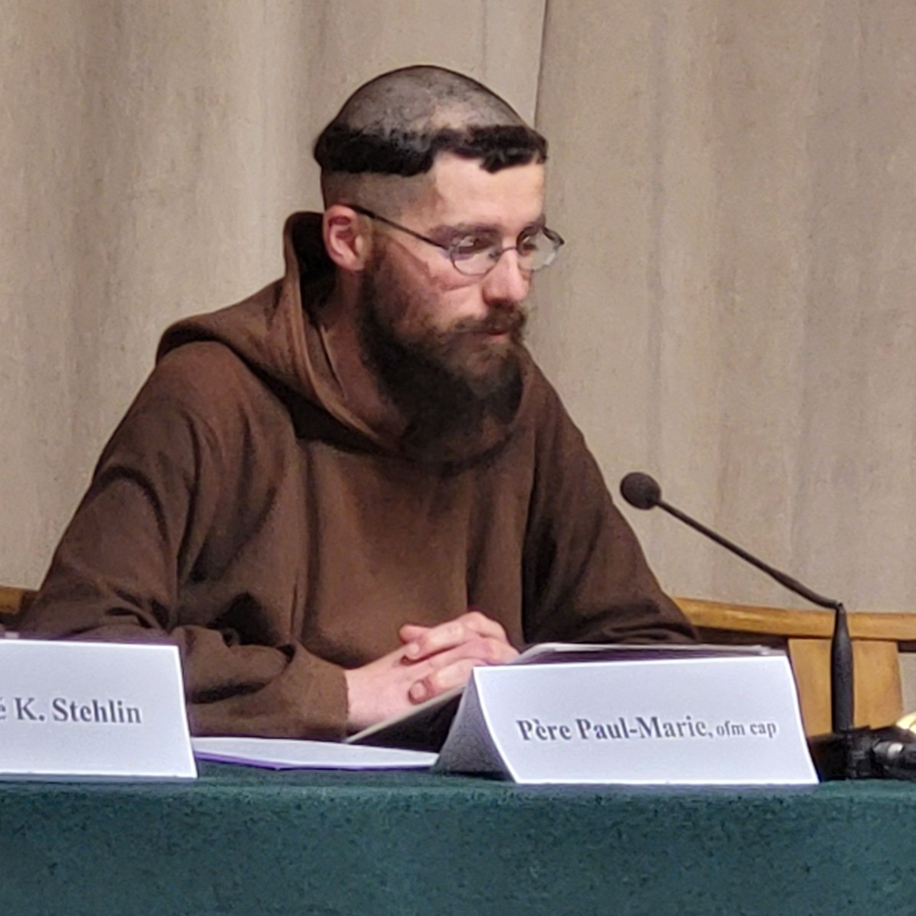 Le chevalier APRES la consécration par le Père Paul-Marie, ofm, capucin.
