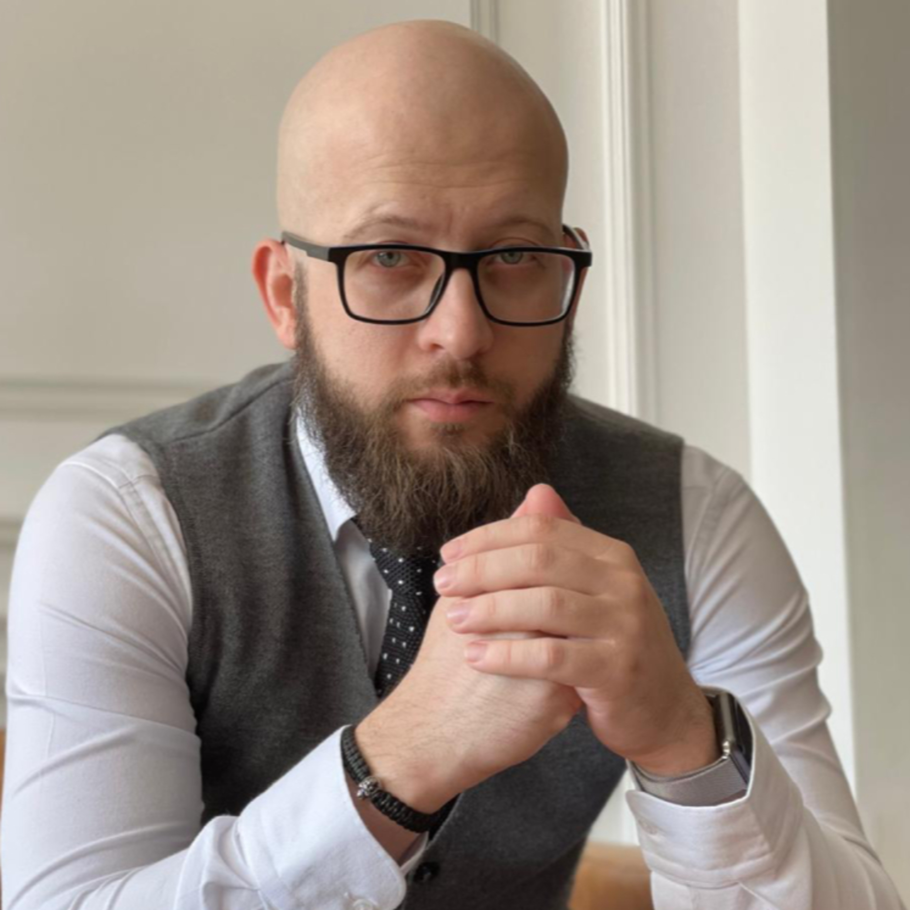 Программа Персона. Артем Коробов (Пластический хирург, эксперт в области гармонизации фигуры мужчин и женщин) episode artwork