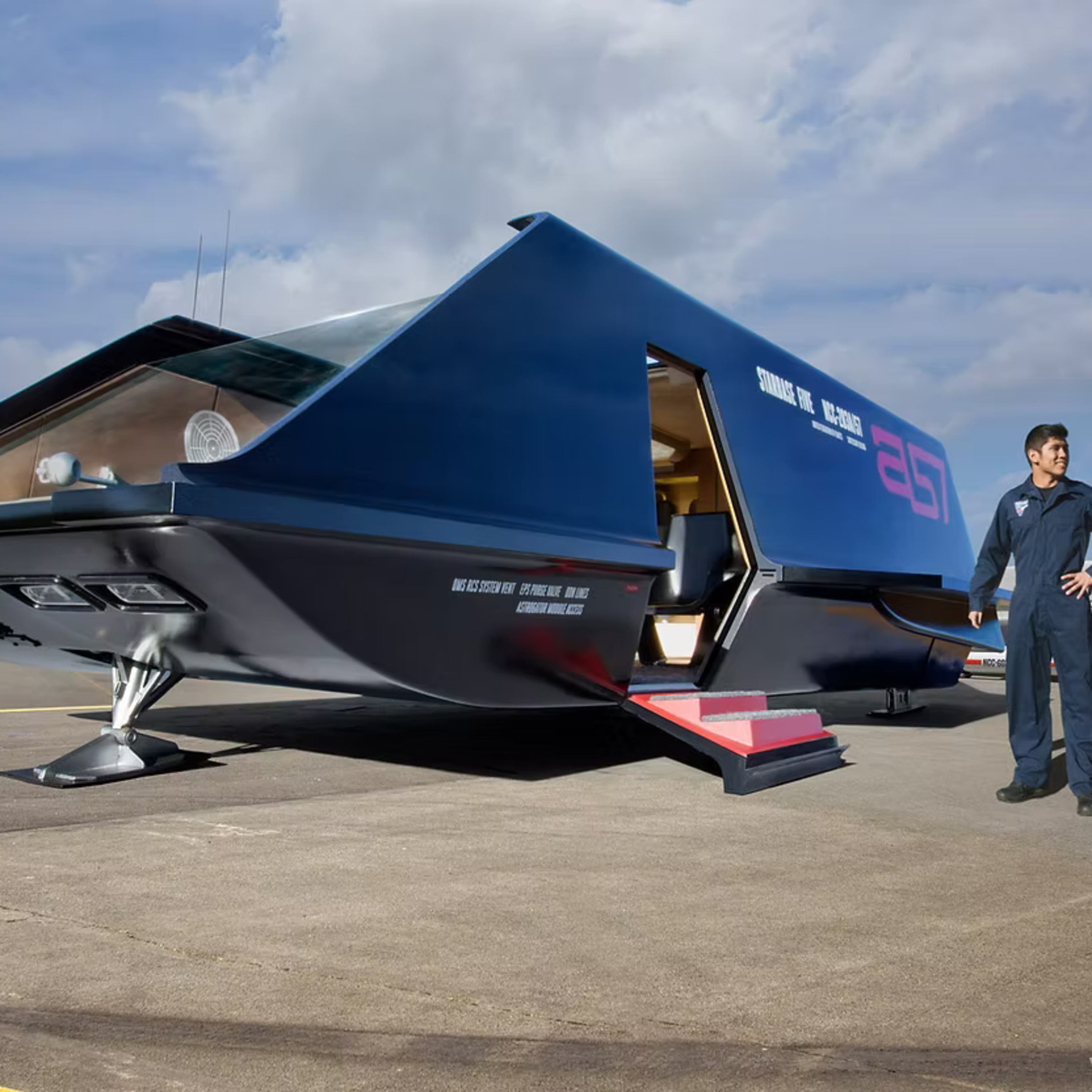 814. SPACE DOCKED: TOURING THE SCI-FI AIR SHOW w/ BILL GEORGE