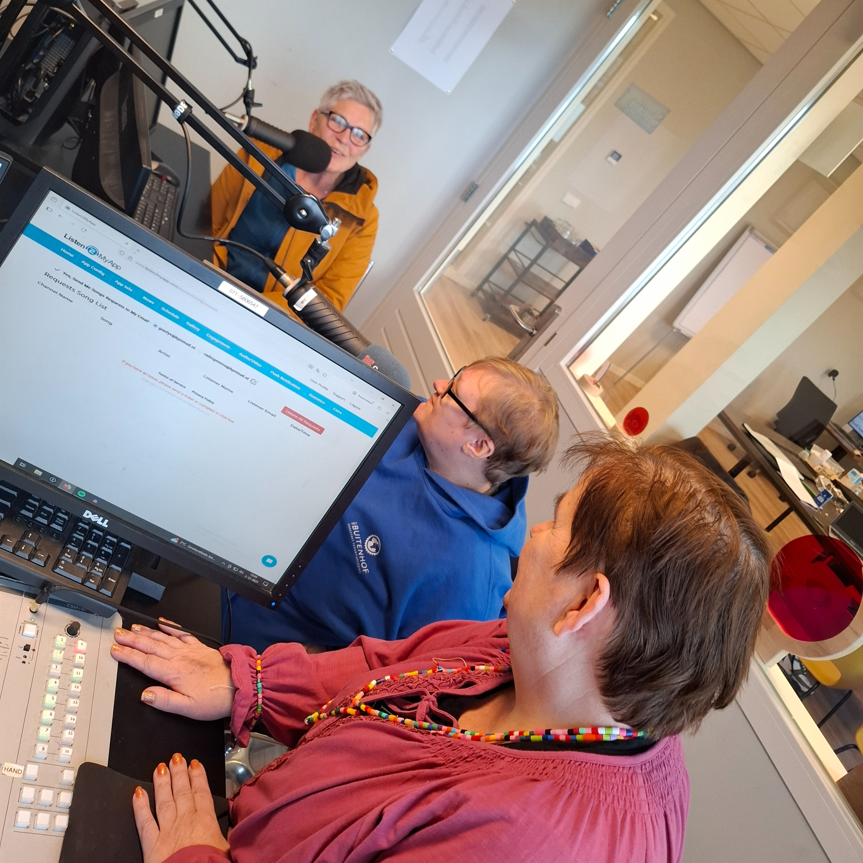 #554 Lucia (ex-Haardstee) op bezoek bij Radio Gemiva