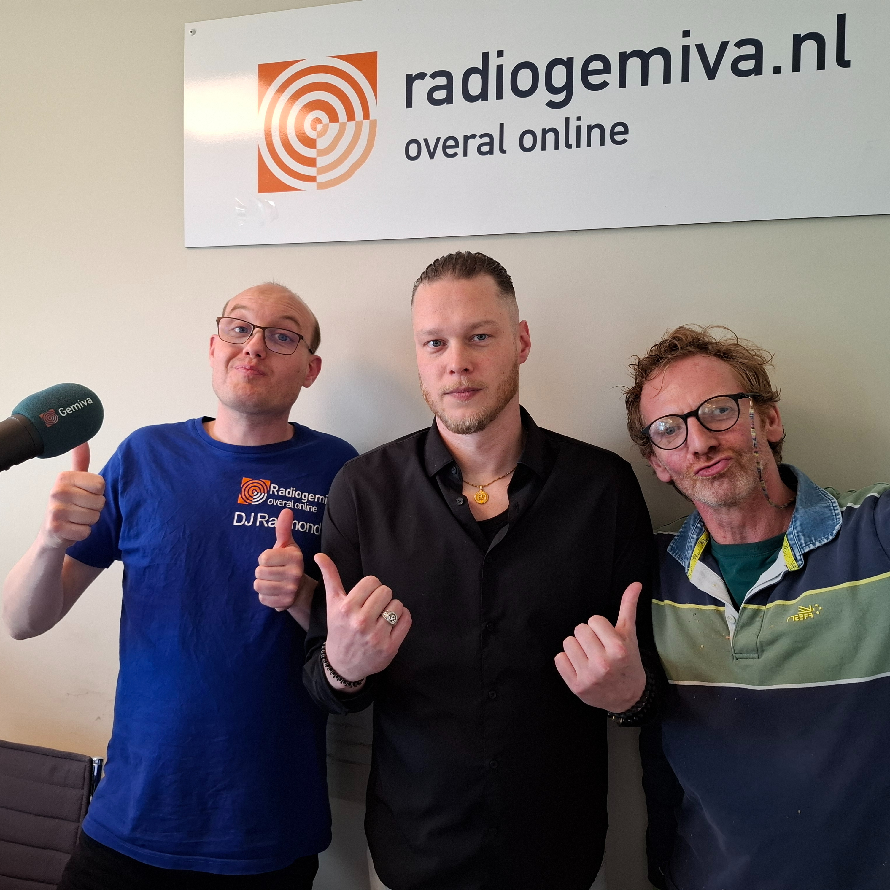 #583 Spoken word performer Chris Blok te gast bij Raymond en Ernst  episode artwork