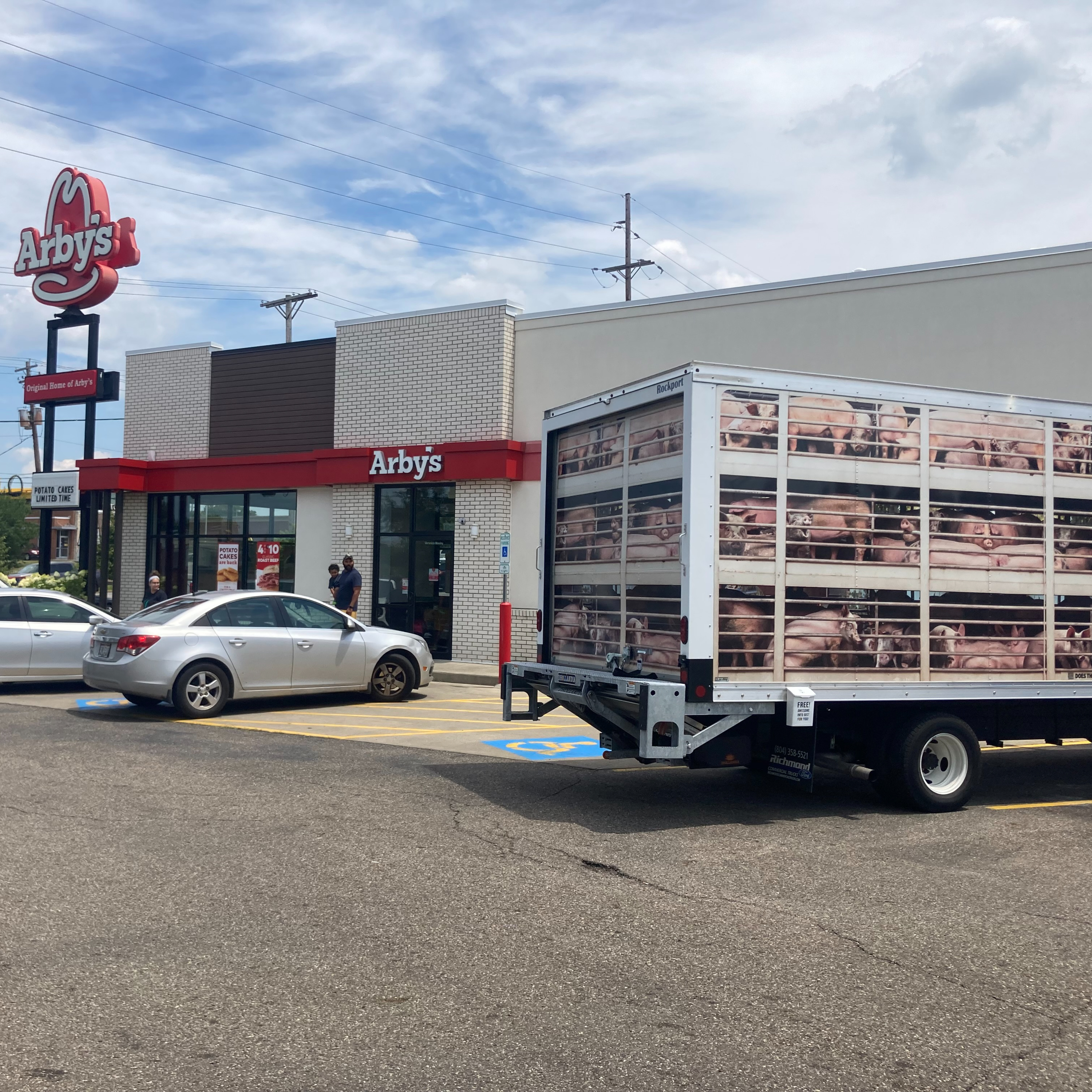 PETA brings 'Hell on Wheels' protest to Youngstown