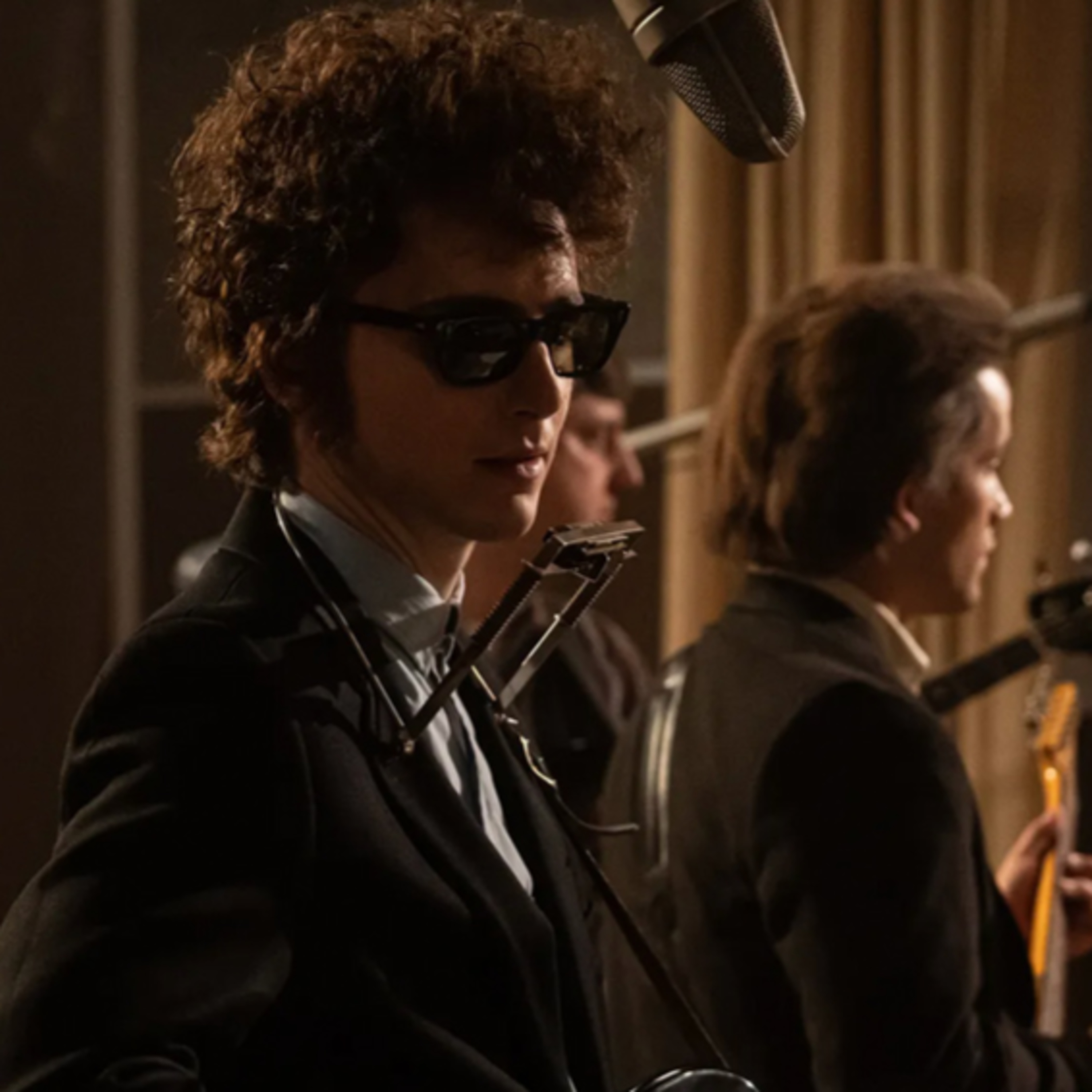 Why Timothée Chalamet Impressed As Bob Dylan in "A Complete Unknown" episode artwork