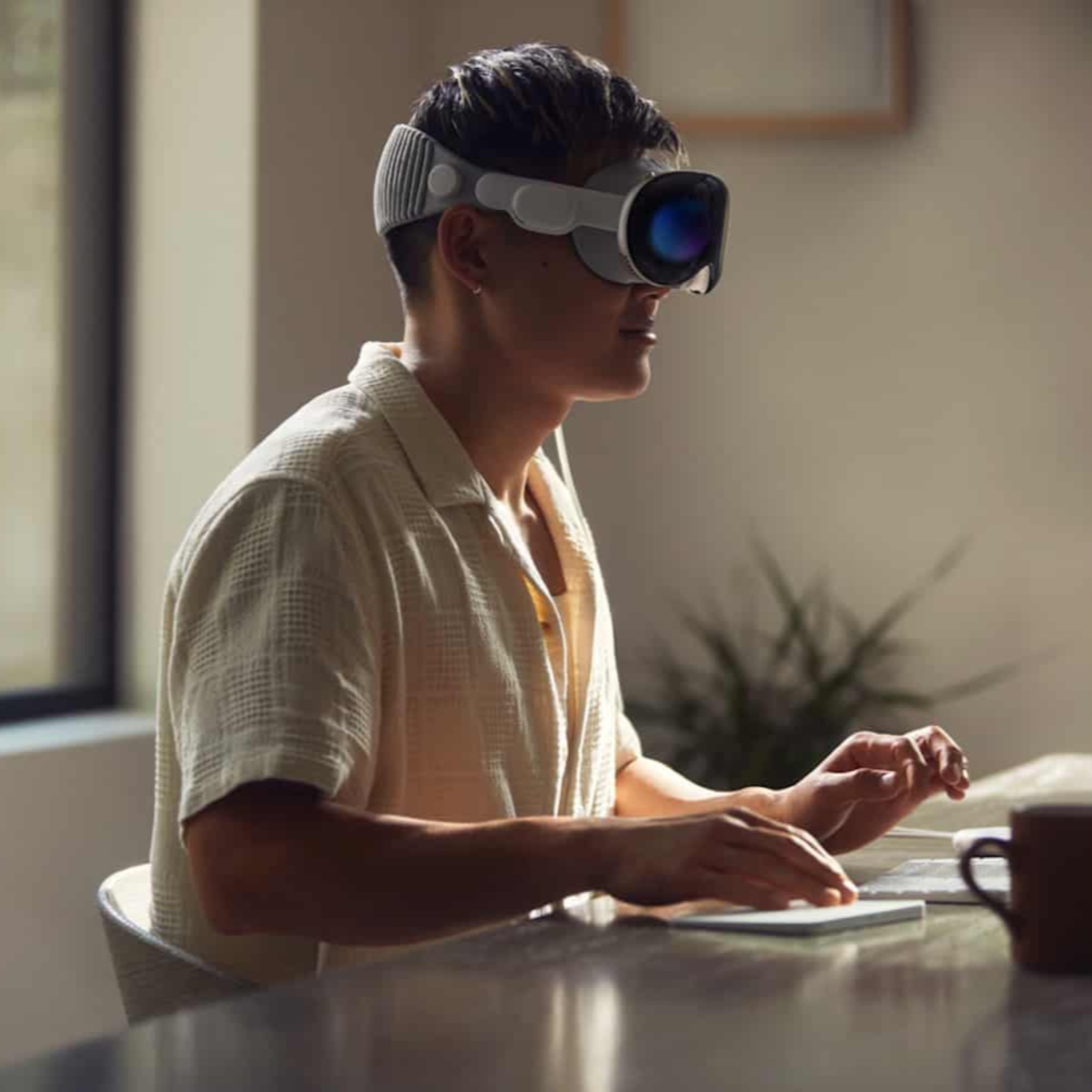 全新 Apple Vision Pro 太空外型！電腦級效能但是外型激似另一 Apple 產品！？ episode artwork