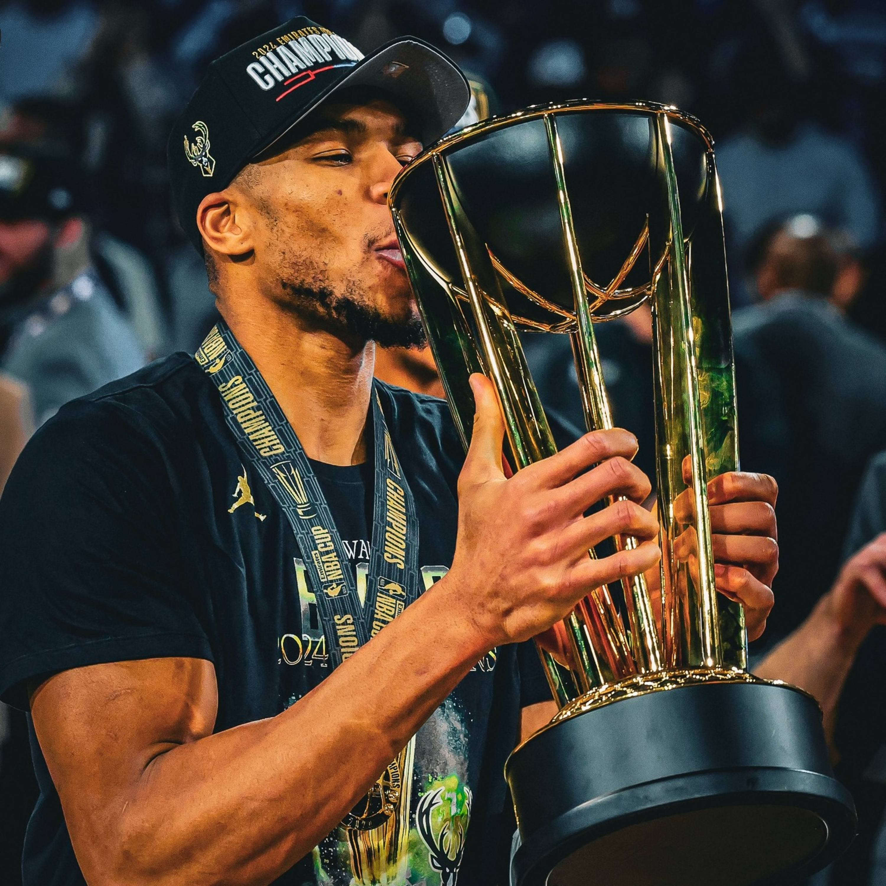 A vitória dos Bucks na NBA Cup e a troca de Schroder episode artwork
