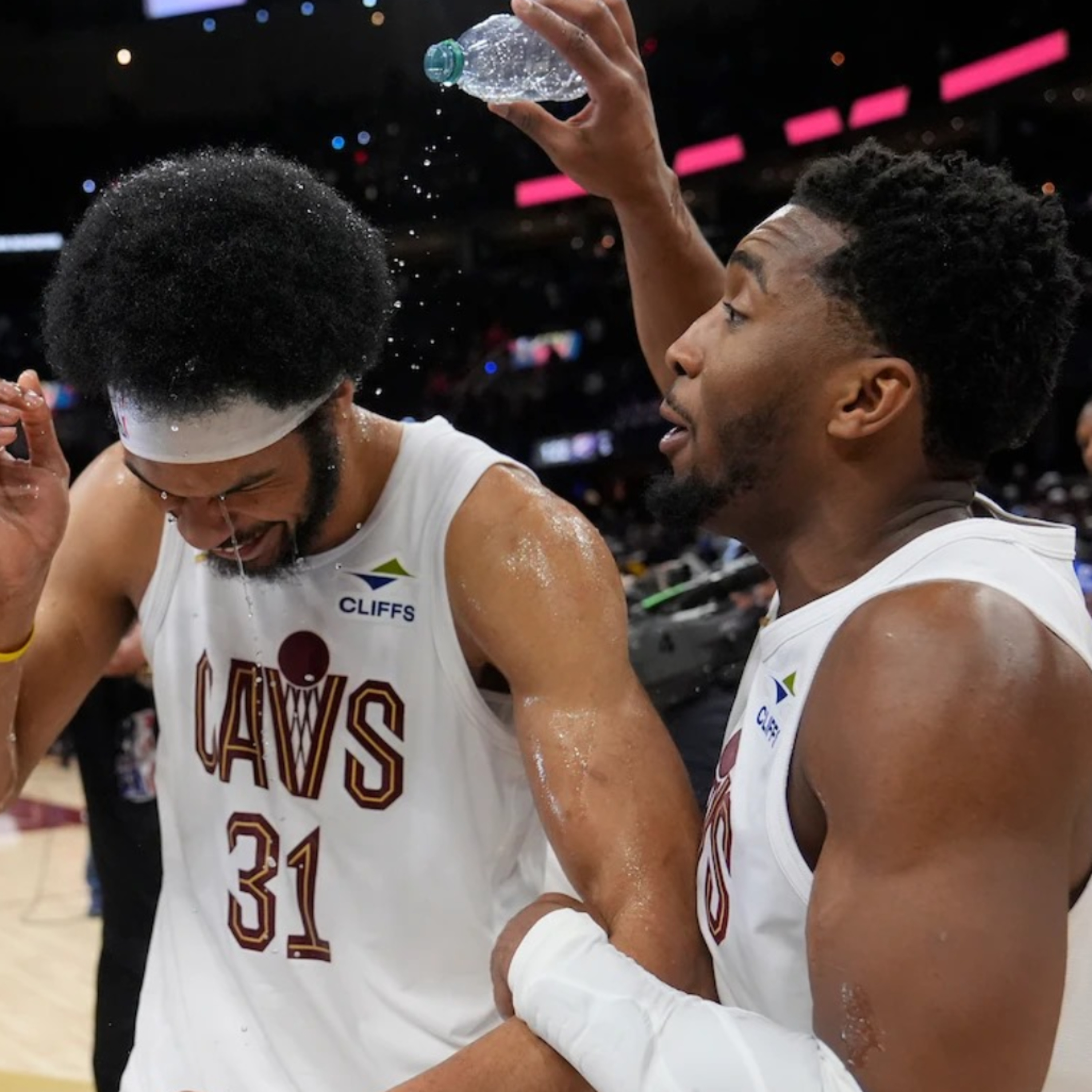 O jogaço entre Cavs e OKC e os destaques do início de ano episode artwork