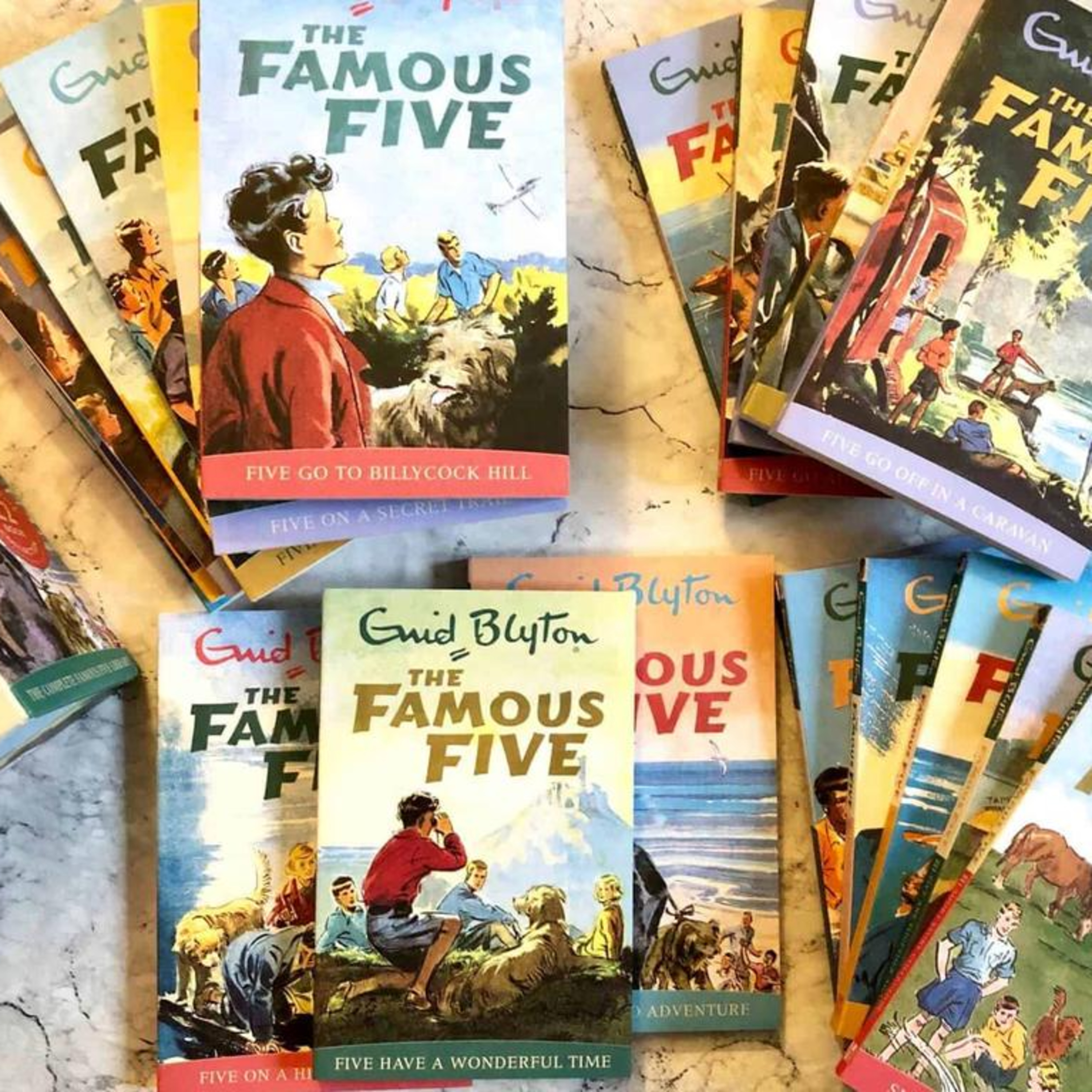 Episódio 159: Cancelamento da Dra. Enid Blyton, conselheiro espiritual do Dr. Cabeça de Geleia, não ter redes sociais episode artwork