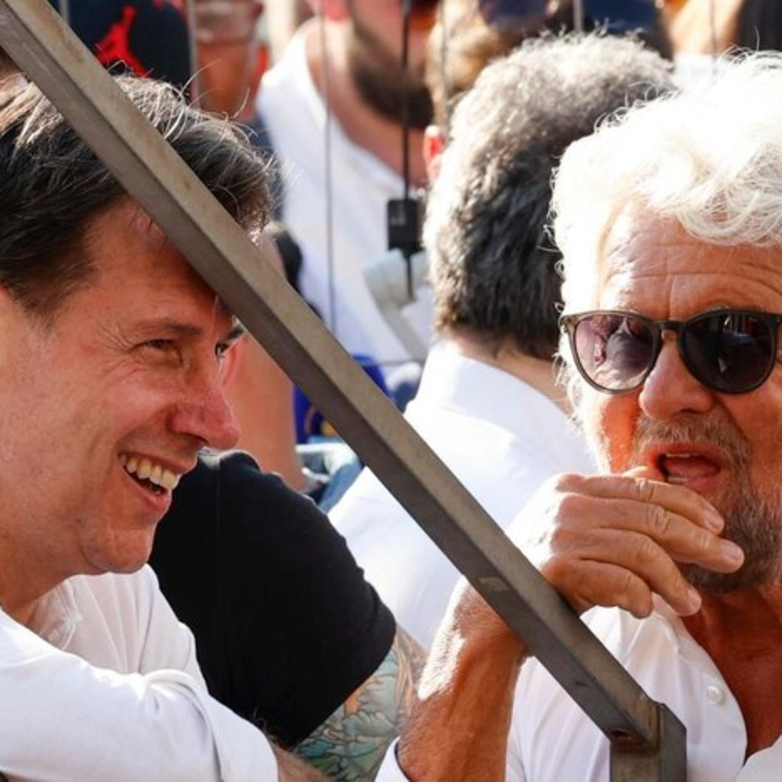 I due Giuseppe. Alta tensione tra Conte e Grillo: che succede nel M5S? episode artwork
