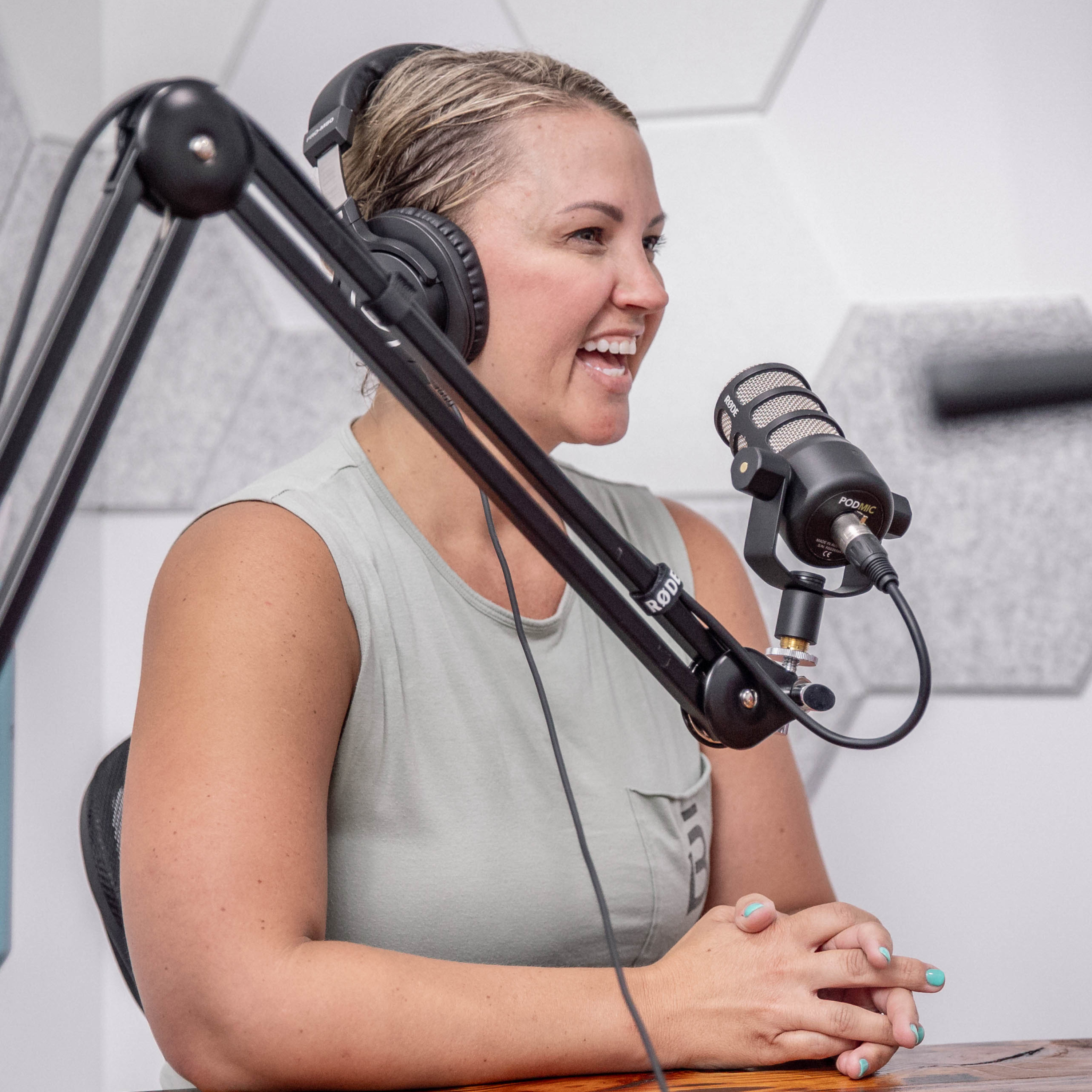 Episode 96 - Lauren Truslow - Barre3, Nail Barre, and more! episode artwork