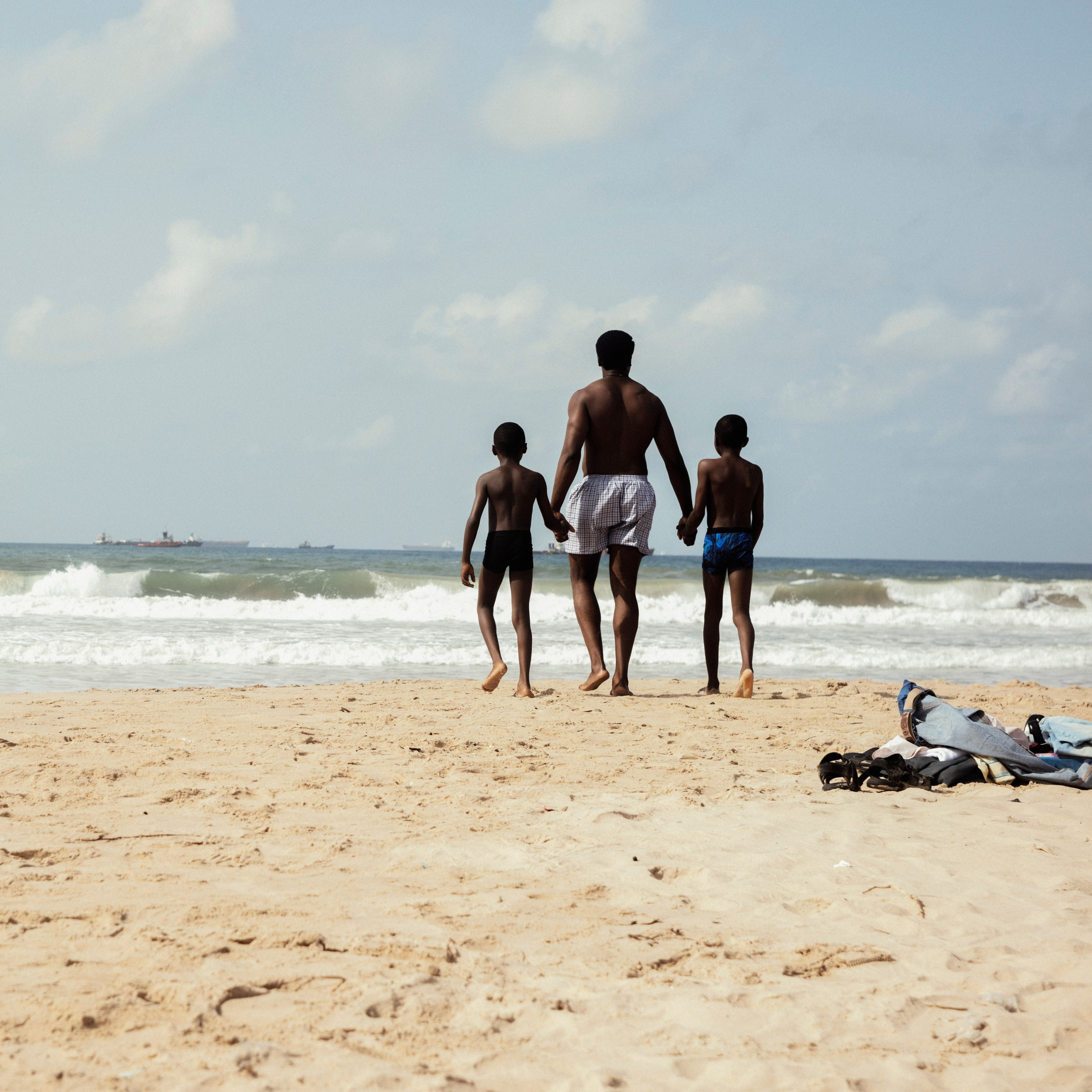 “My Father’s Shadow” - Interview with Film Director / Co-writer Akinola Davies Jr. episode artwork