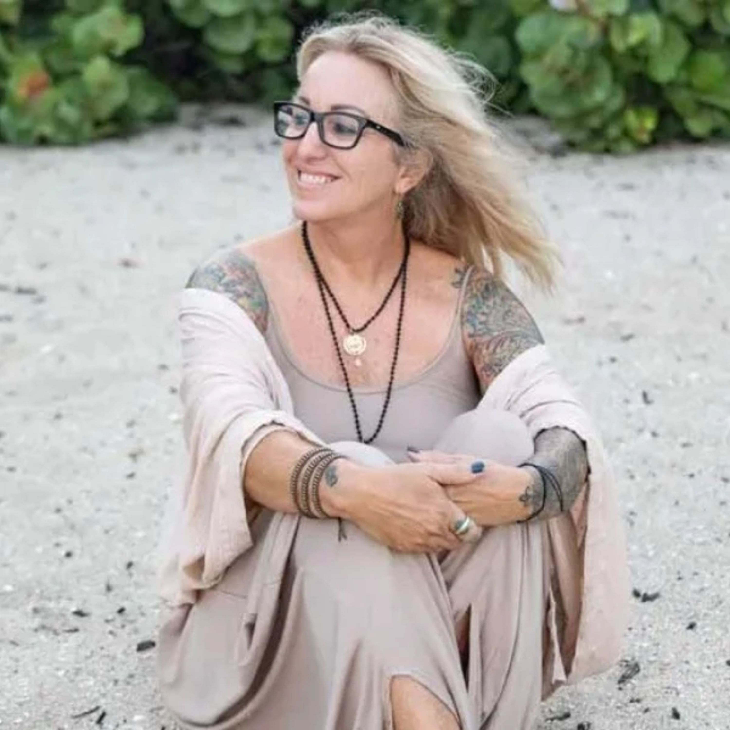 BETH LYNCH; Medium, Teacher & Healer on Grief, Meditation, Synchronicity, and the Number 444  episode artwork