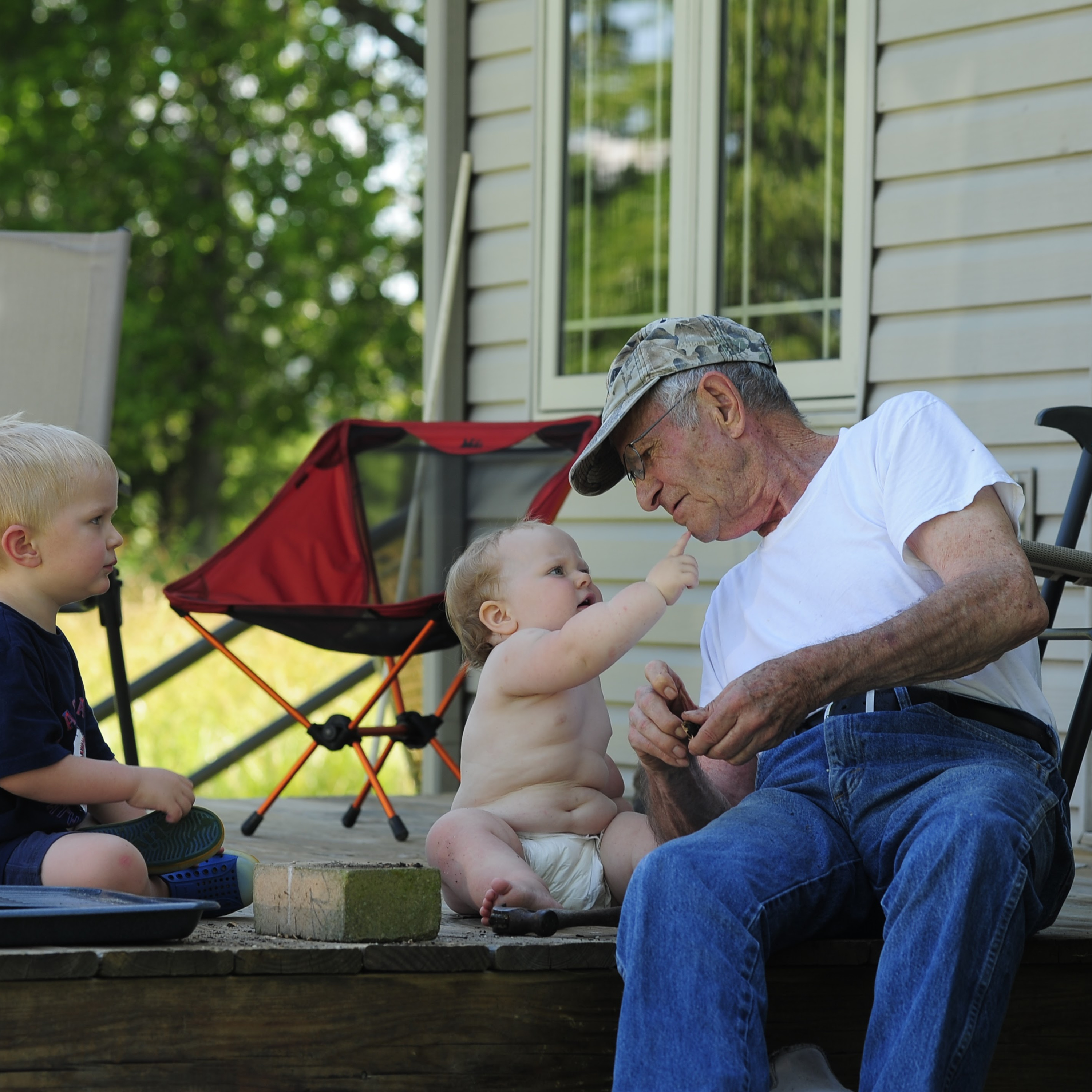 11.28.09_Paul Gass. Drivers license & a warming laugh.MP3