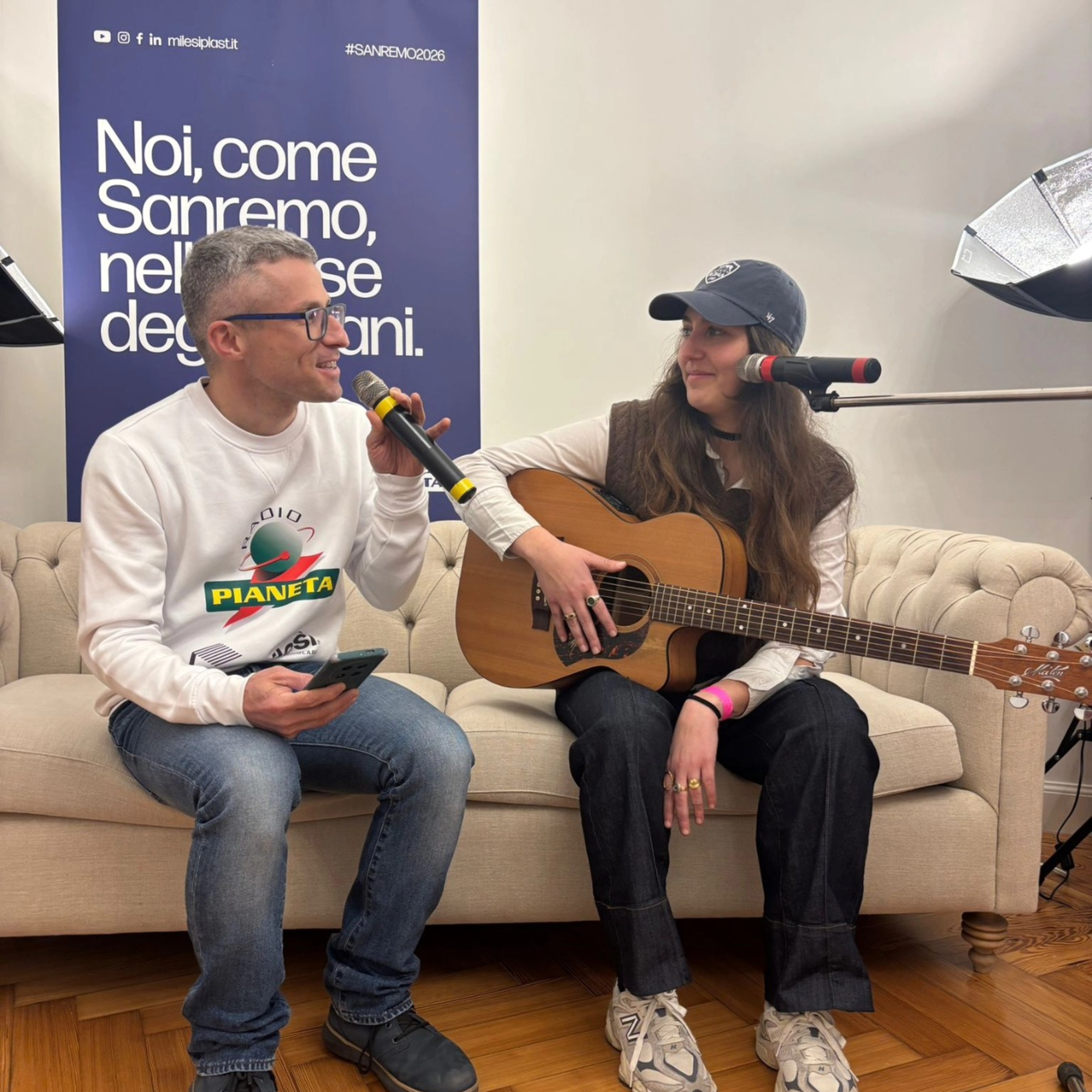 Intervista ad Alice Caronna che presenta "Merito Tutto" con live unplugged (Sanremo 2026) episode artwork