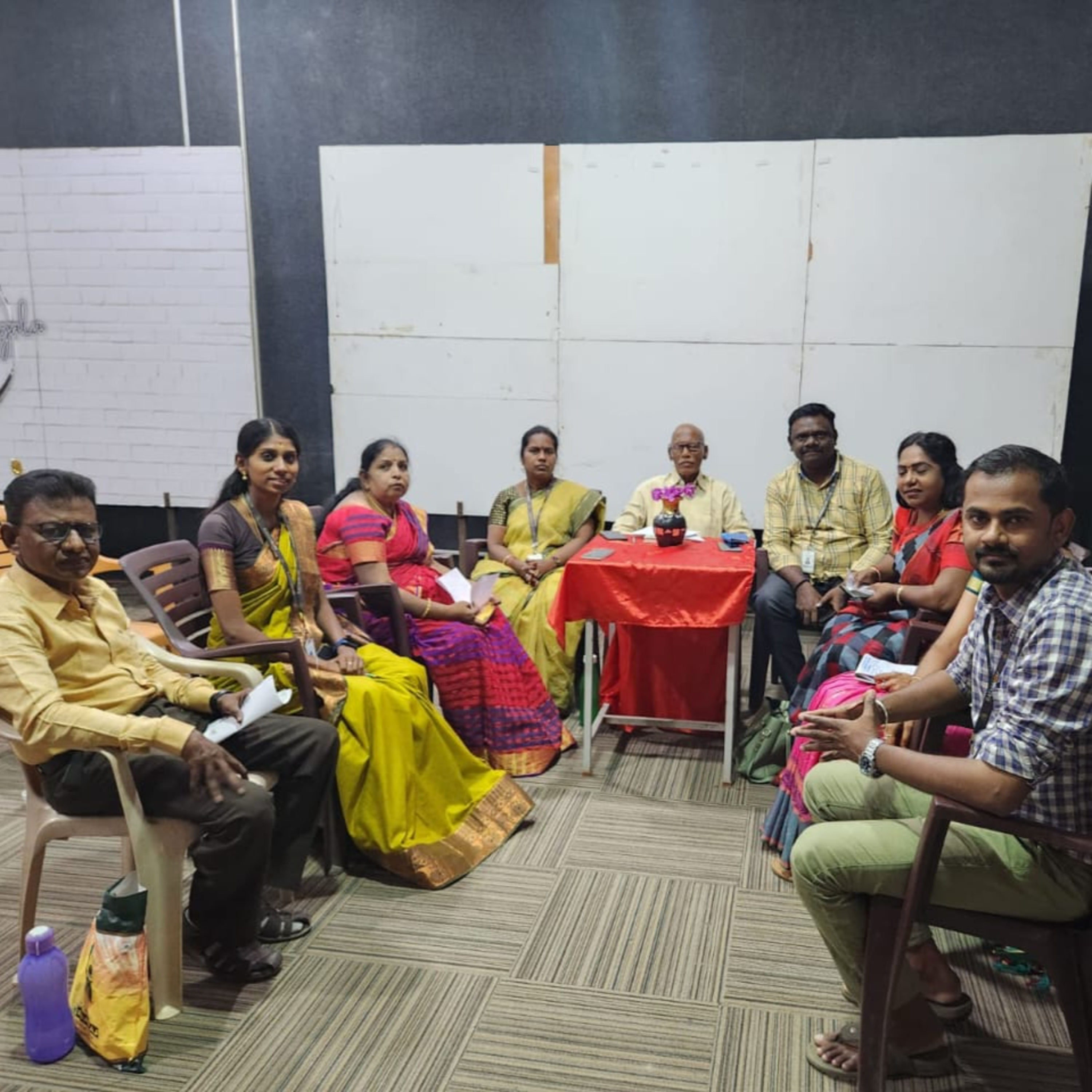 இரத்தினவானி சமுதாய பண்பலை 90.8CR | வெற்றி சிகரம் சித்திரை திருநாள் சிறப்பு நிகழ்ச்சி டாக்டர் ஜெ.மகேந்திரன் அவர்களுடன் சித்திரை திருநாள் சிறப்பு பட்டிமன்றம்