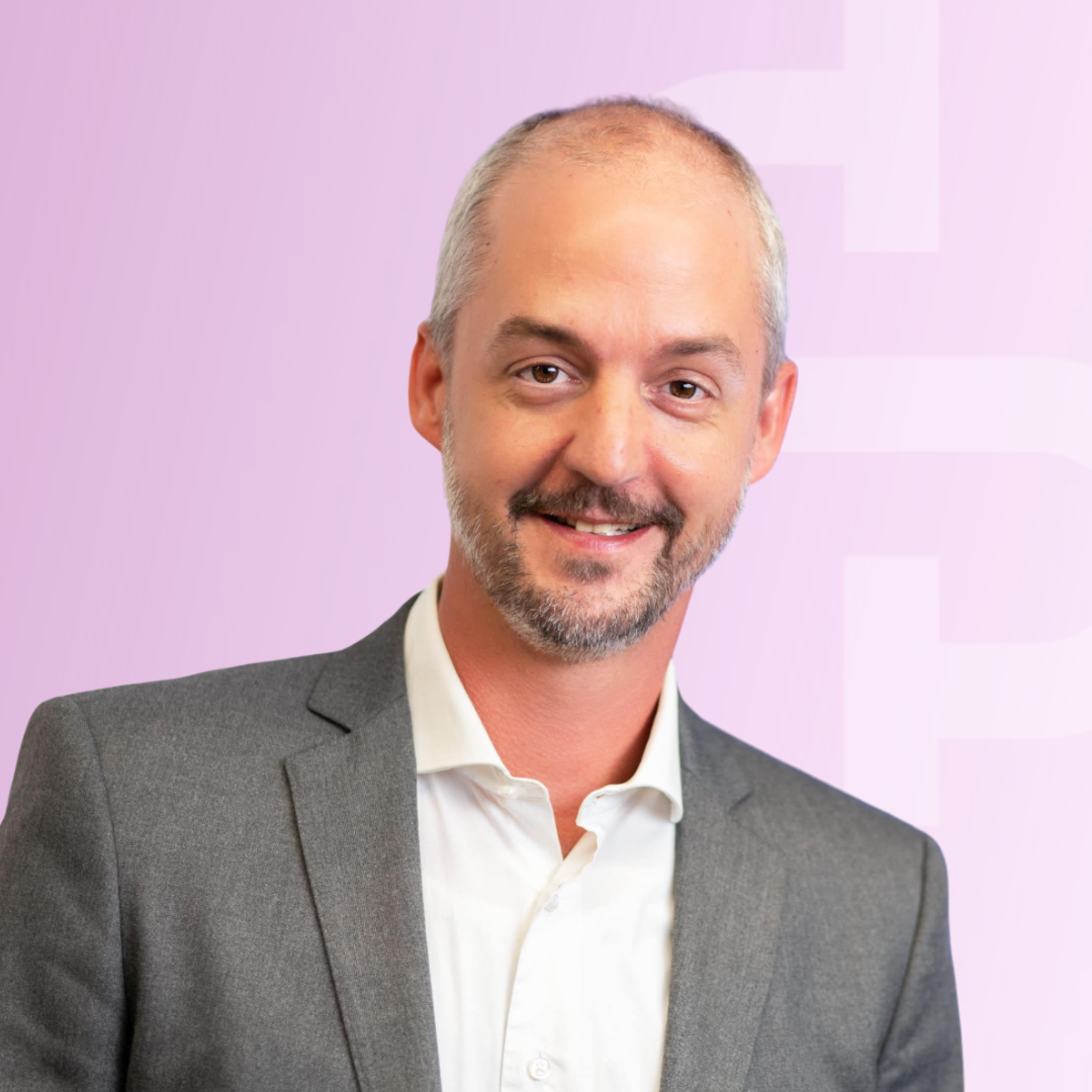 EP #512 - Michael Wüst: Building a Fintech Scaleup for International Payments & Collections