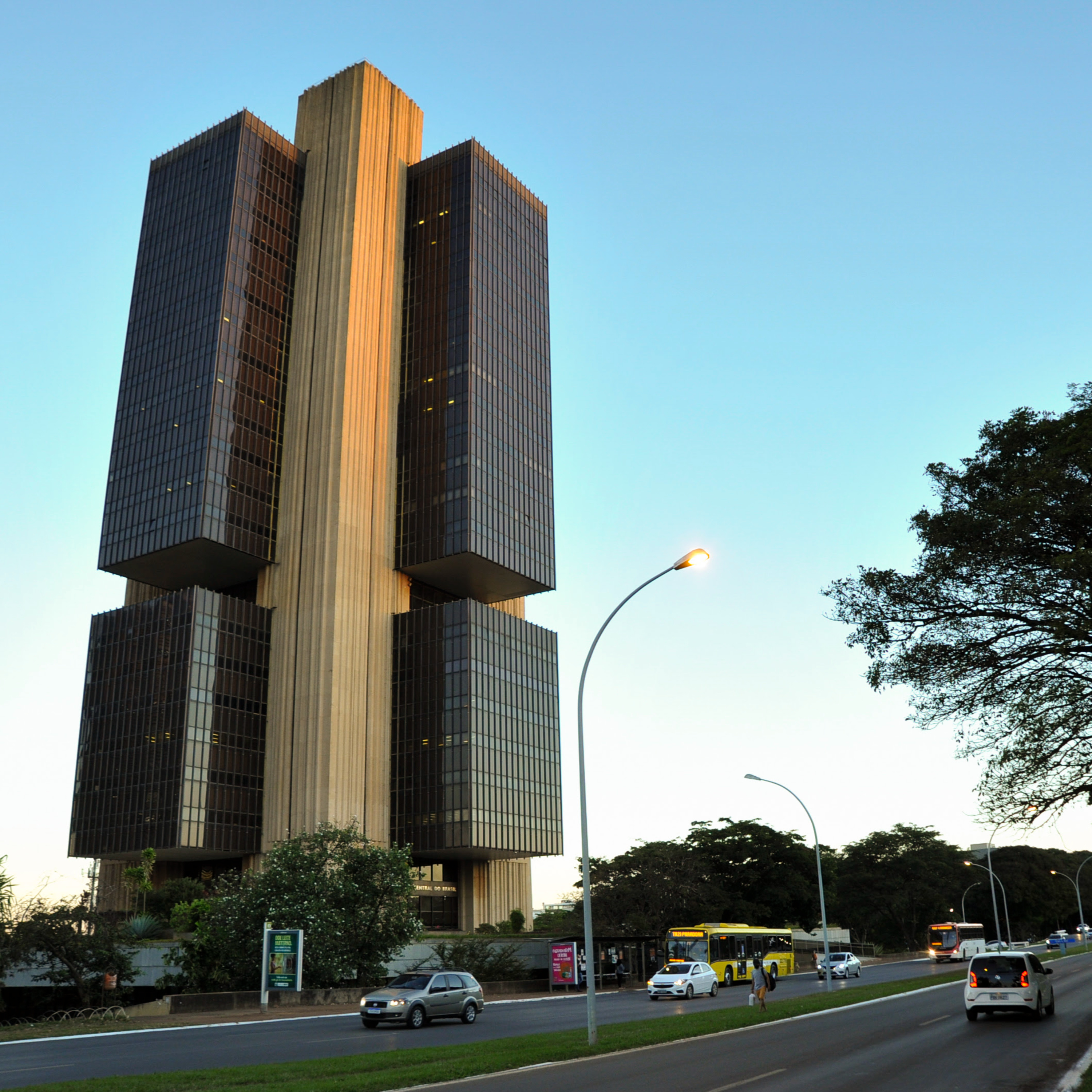 Banco Central liquida REAG suspeita de fraudes com o Master episode artwork