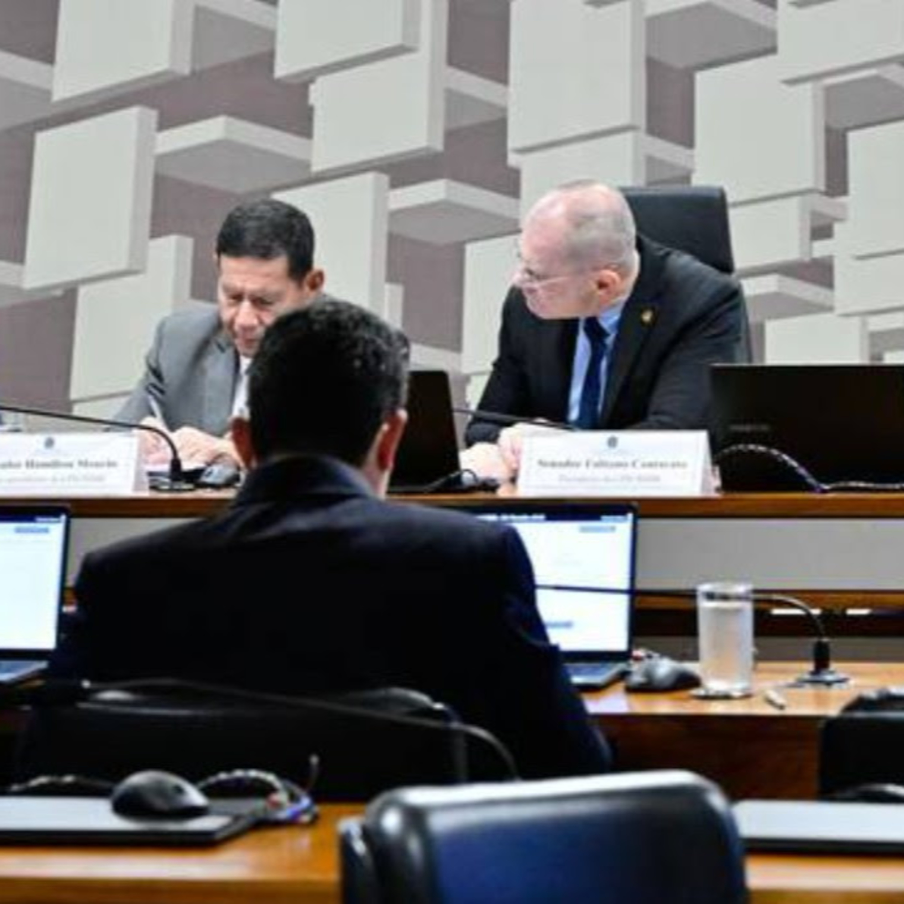 CPI aprova quebras de sigilos de cunhado de Daniel Vorcaro