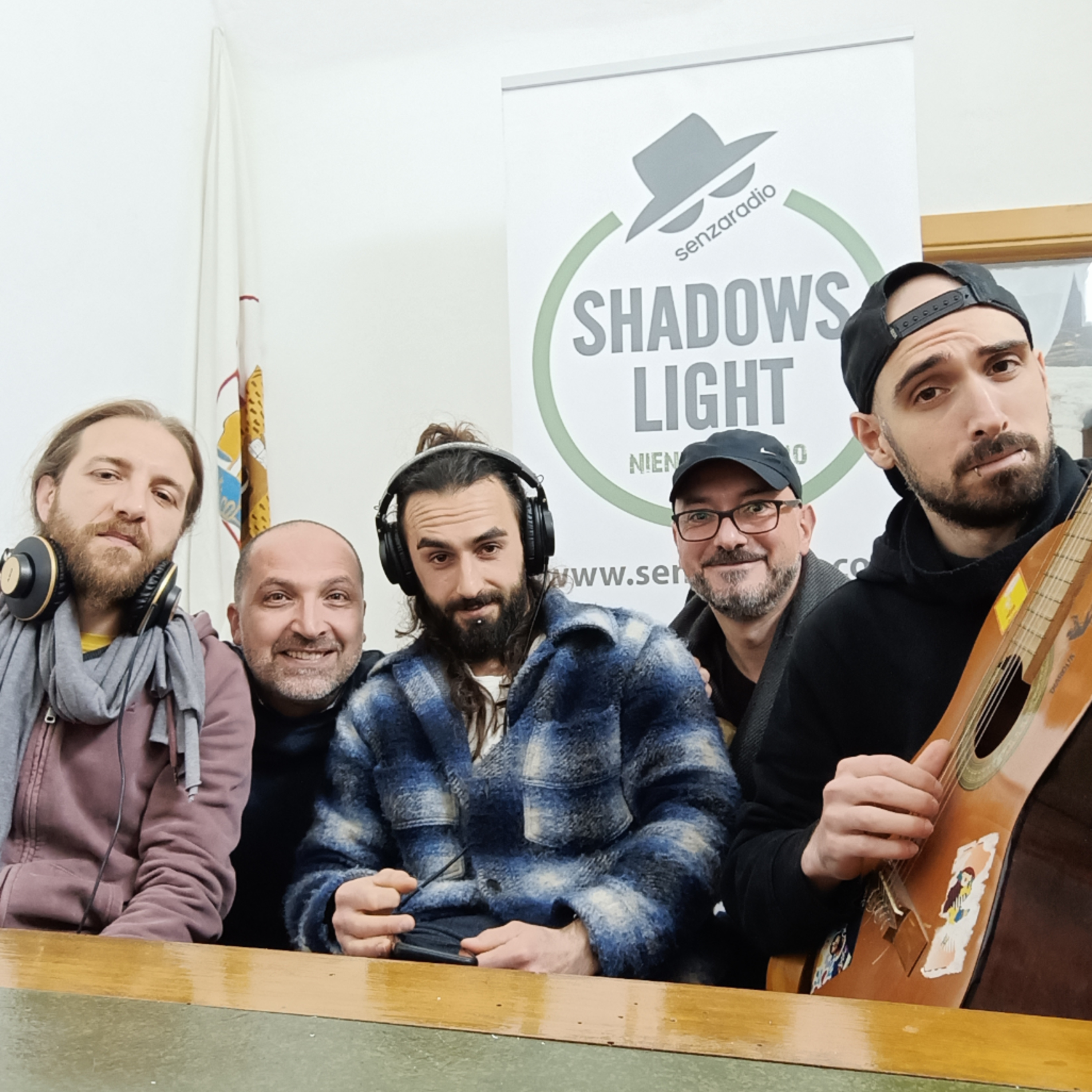 Con il nastro rosa Lucio Battisti. Quattro accordi e un podcast  episode artwork