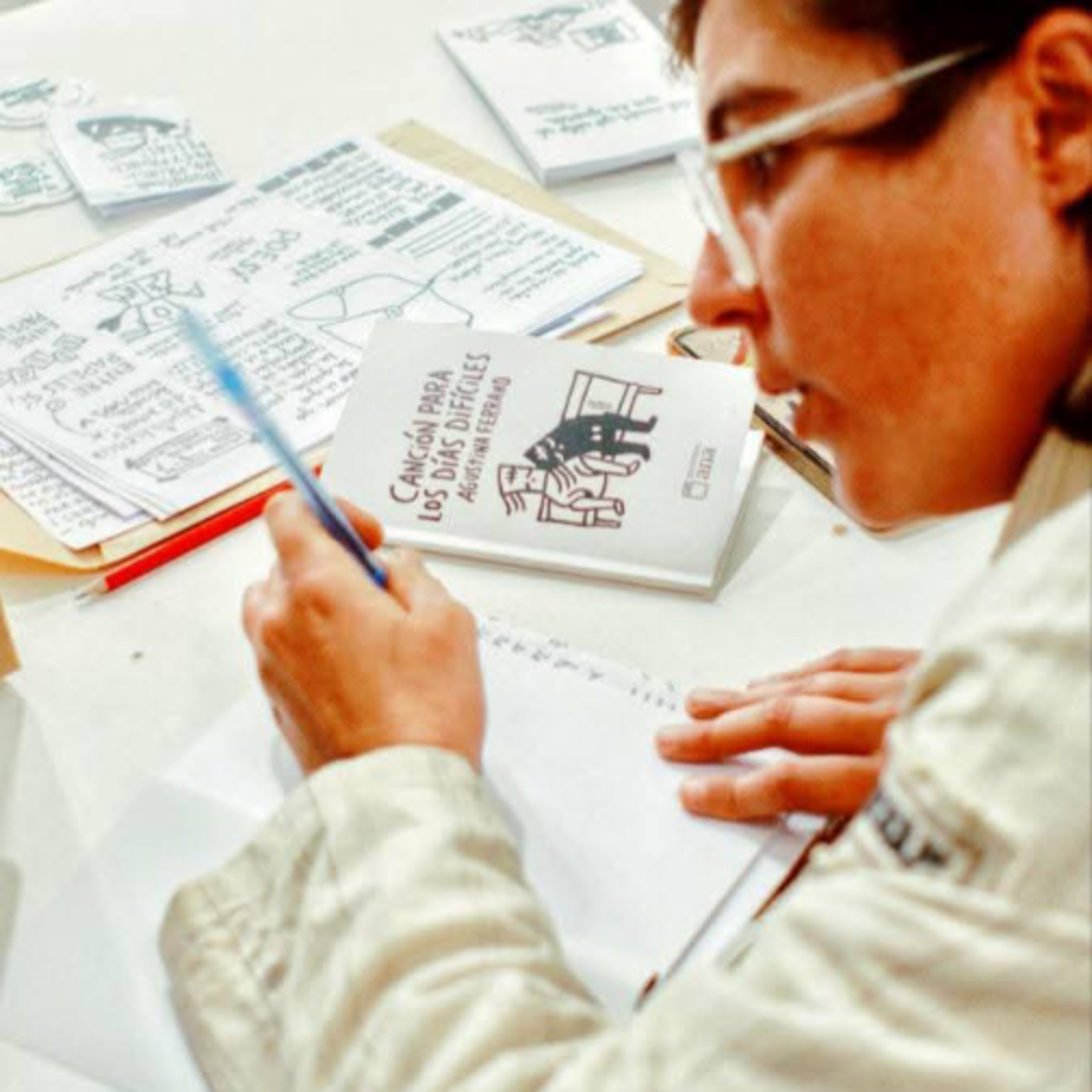 ¡Hola, Poesía! ♥️ Idea y producción: Agustina Ferrand ⚡ 📻