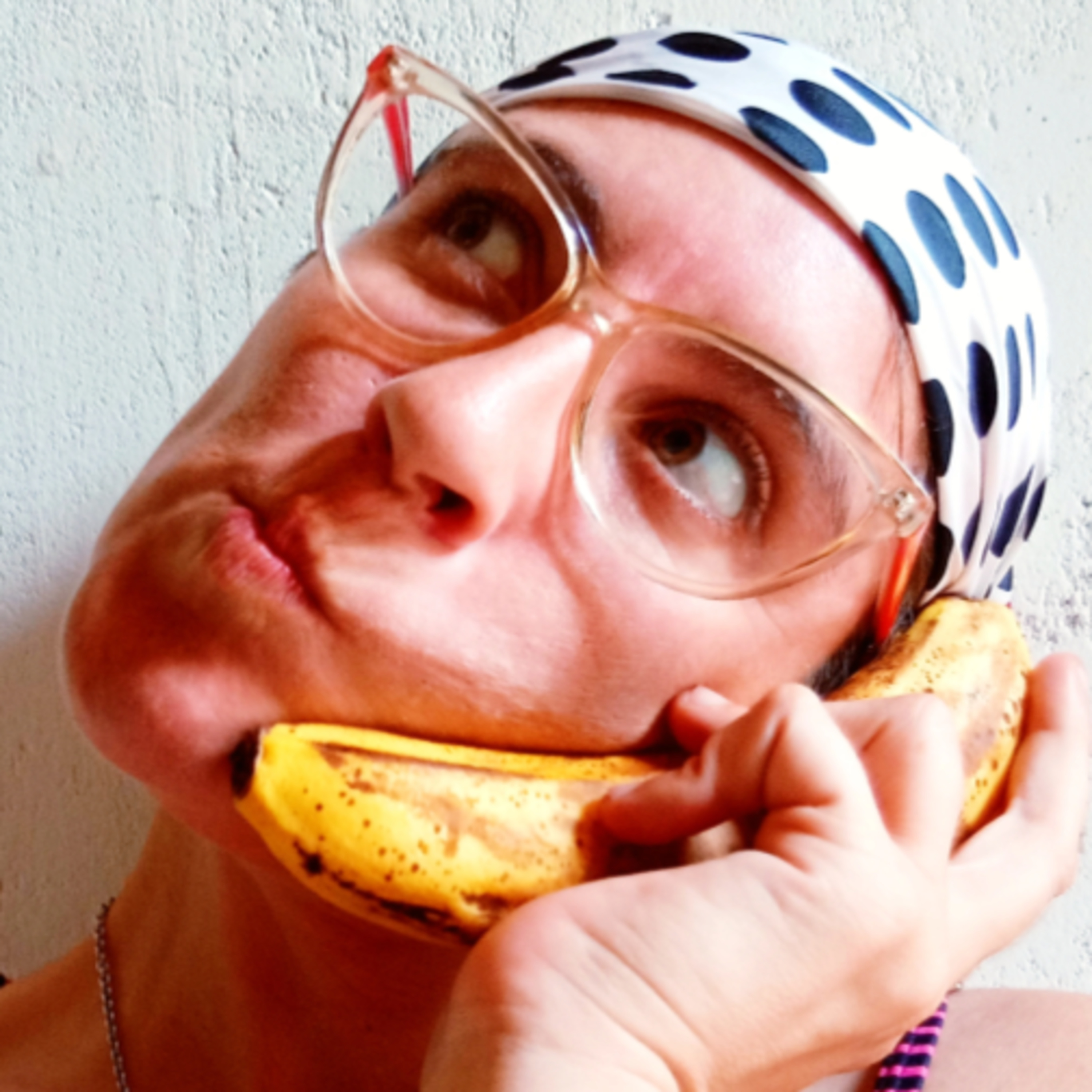 ¡Hola, Poesía! ♥️ Idea y producción: Agustina Ferrand ⚡ 📻