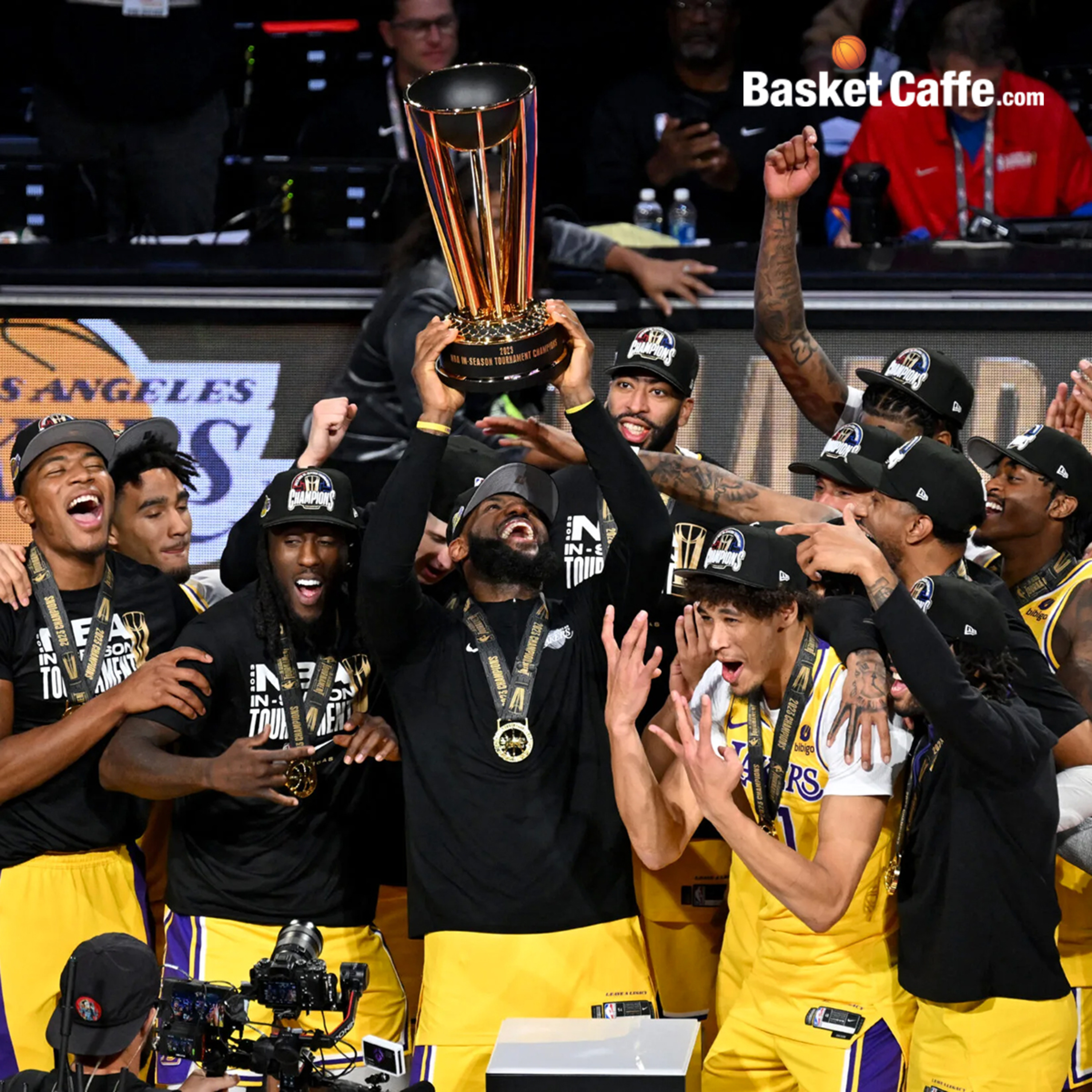 I Lakers vincono l'NBA Cup a Las Vegas con LeBron James MVP episode artwork