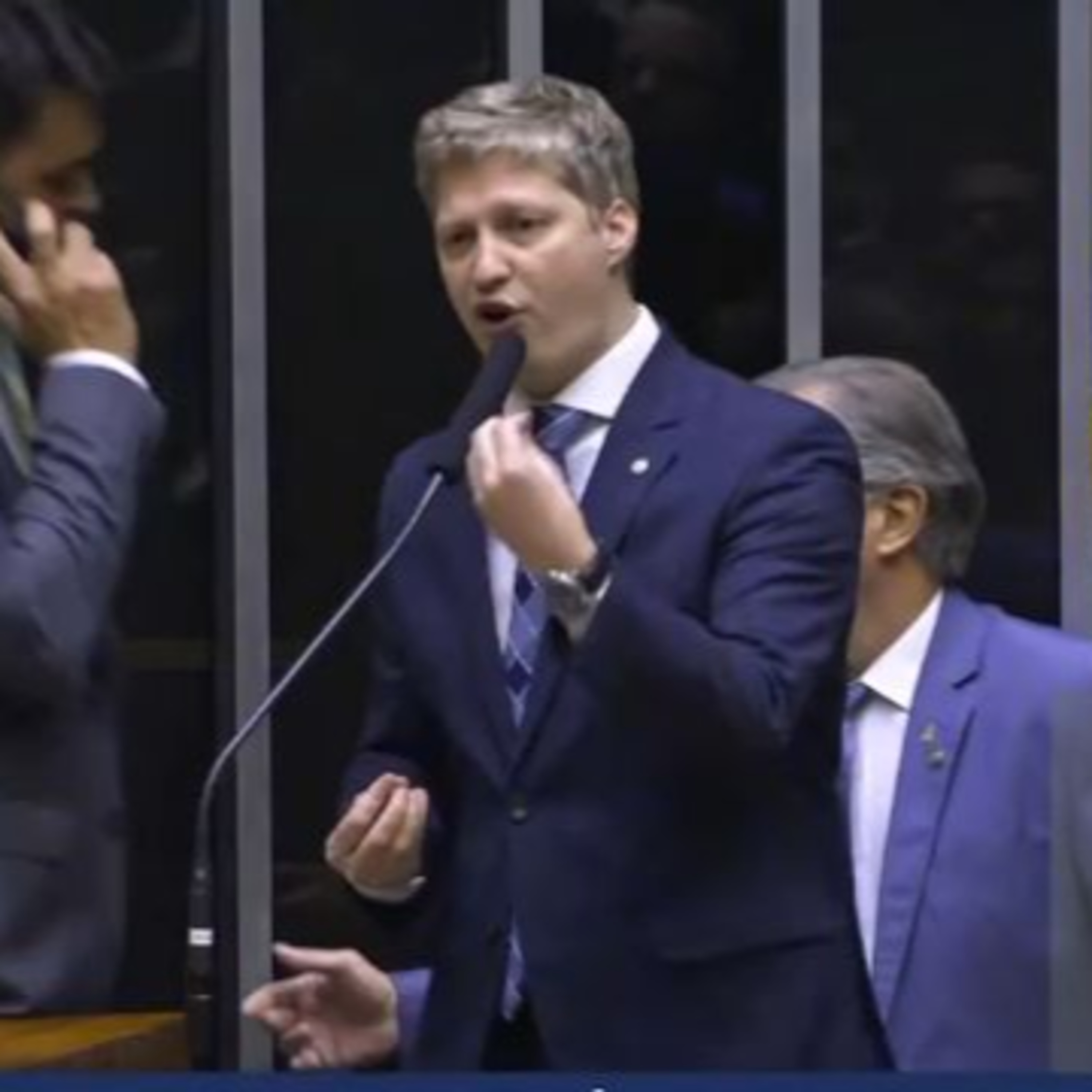 Deputado Marcel Van Haten pede adiamento de votação da reforma tributária episode artwork