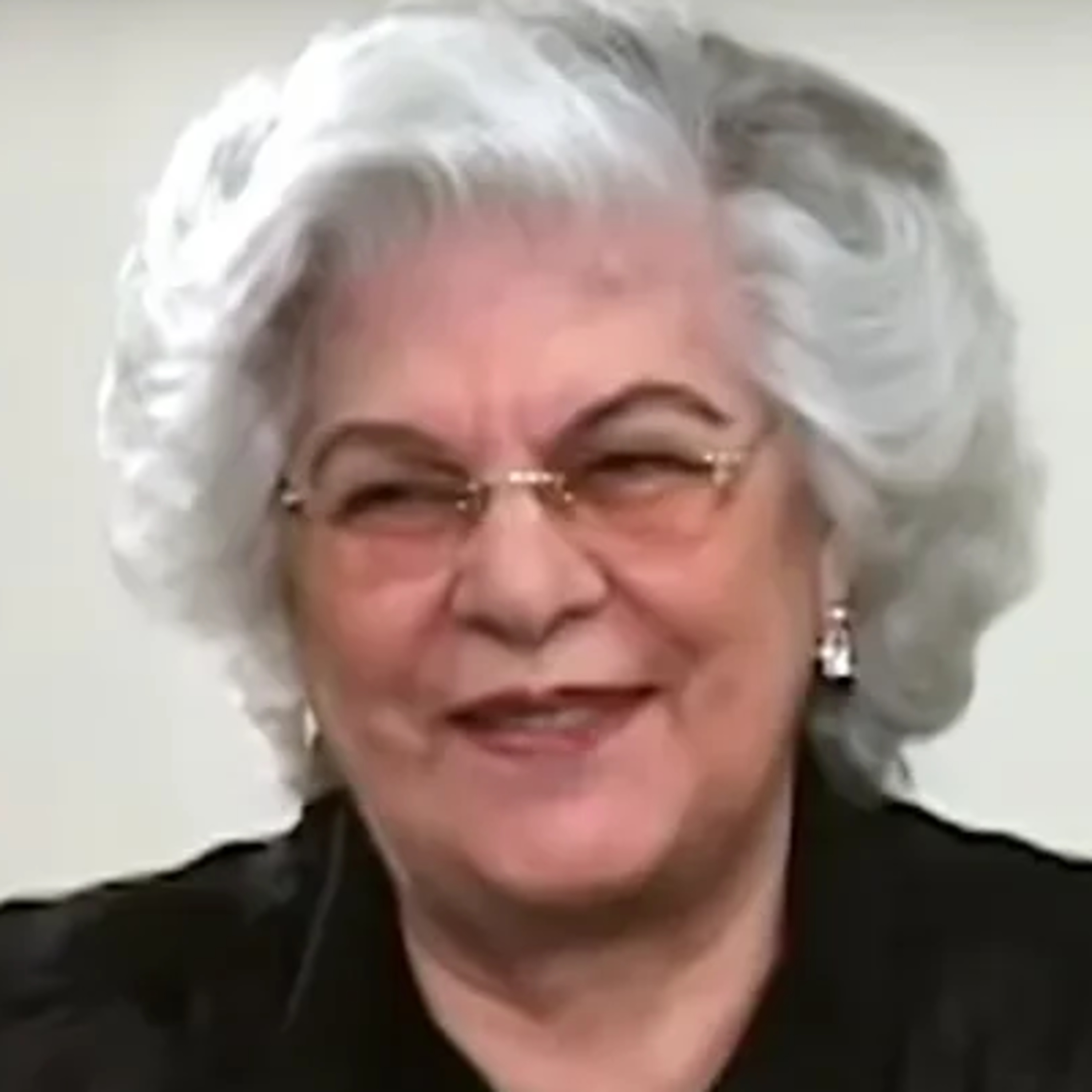 Devemos ajudar sempre? - com a médium Isabel Salomão de Campos