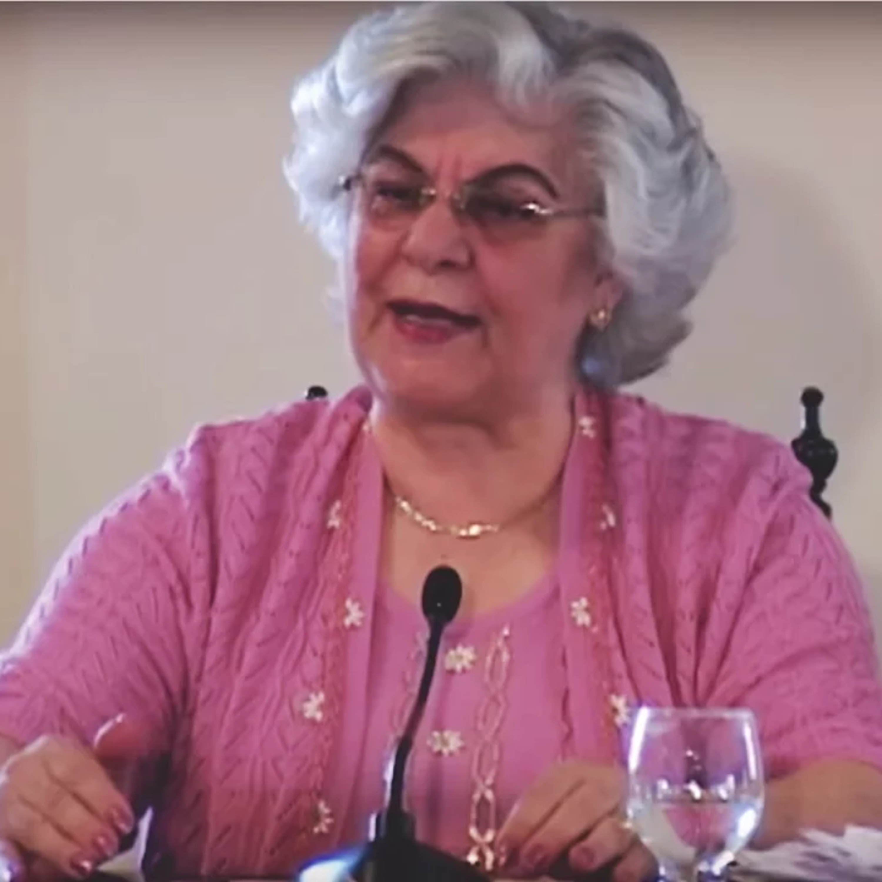 Como Viver no Mundo sem ser do Mundo - com a médium Isabel Salomão de Campos