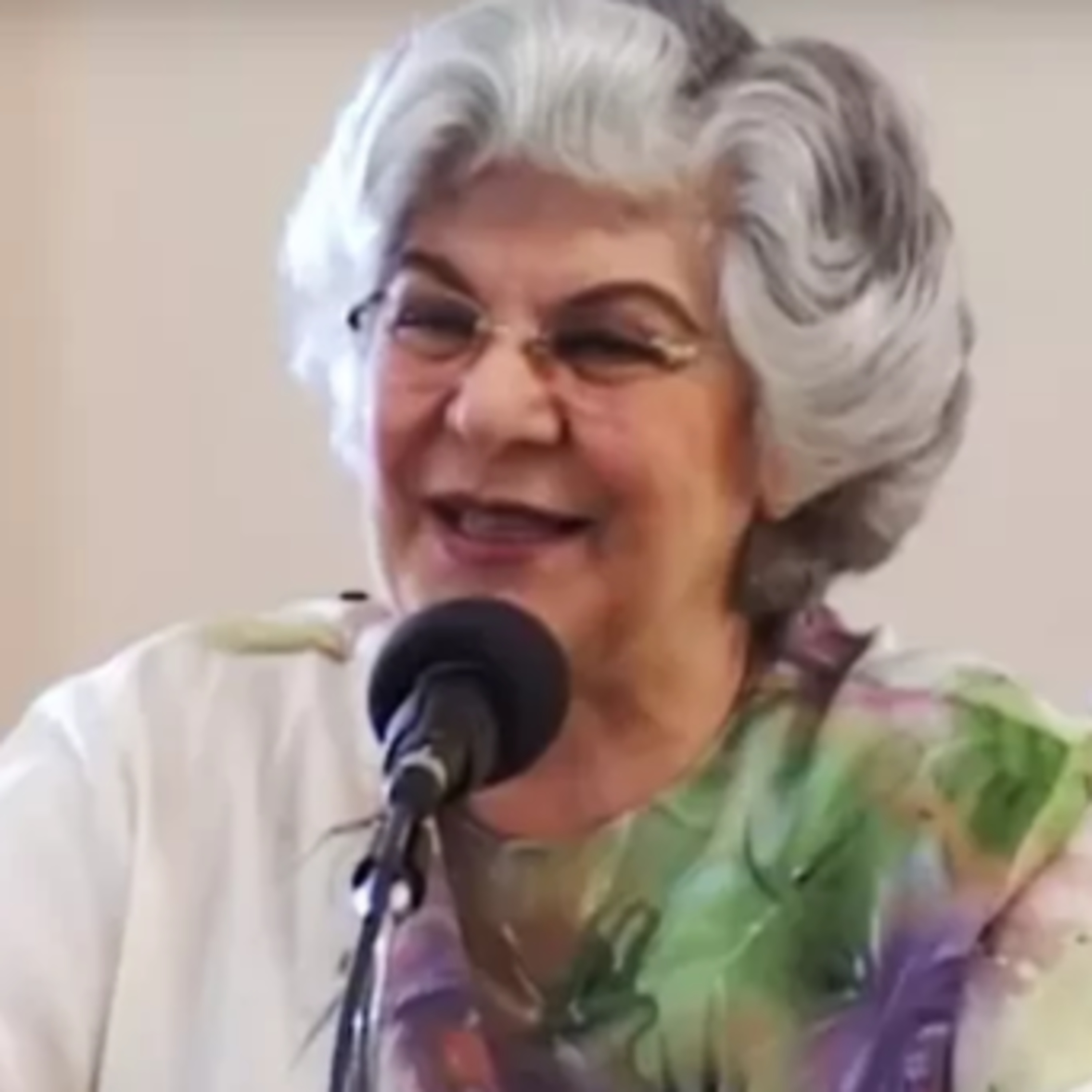 Precisamos fazer da Terra mais um Céu - com a médium Isabel Salomão de Campos