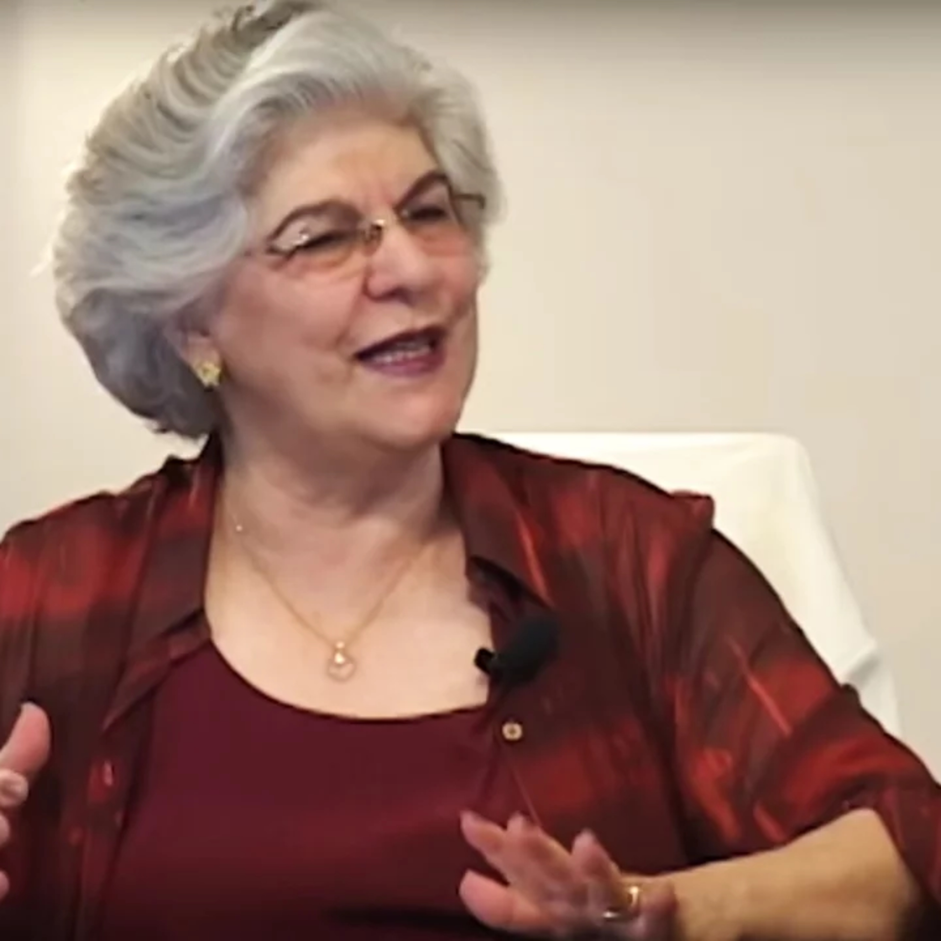 Como Ajudar os Entes Queridos Enfermos - com a médium Isabel Salomão de Campos