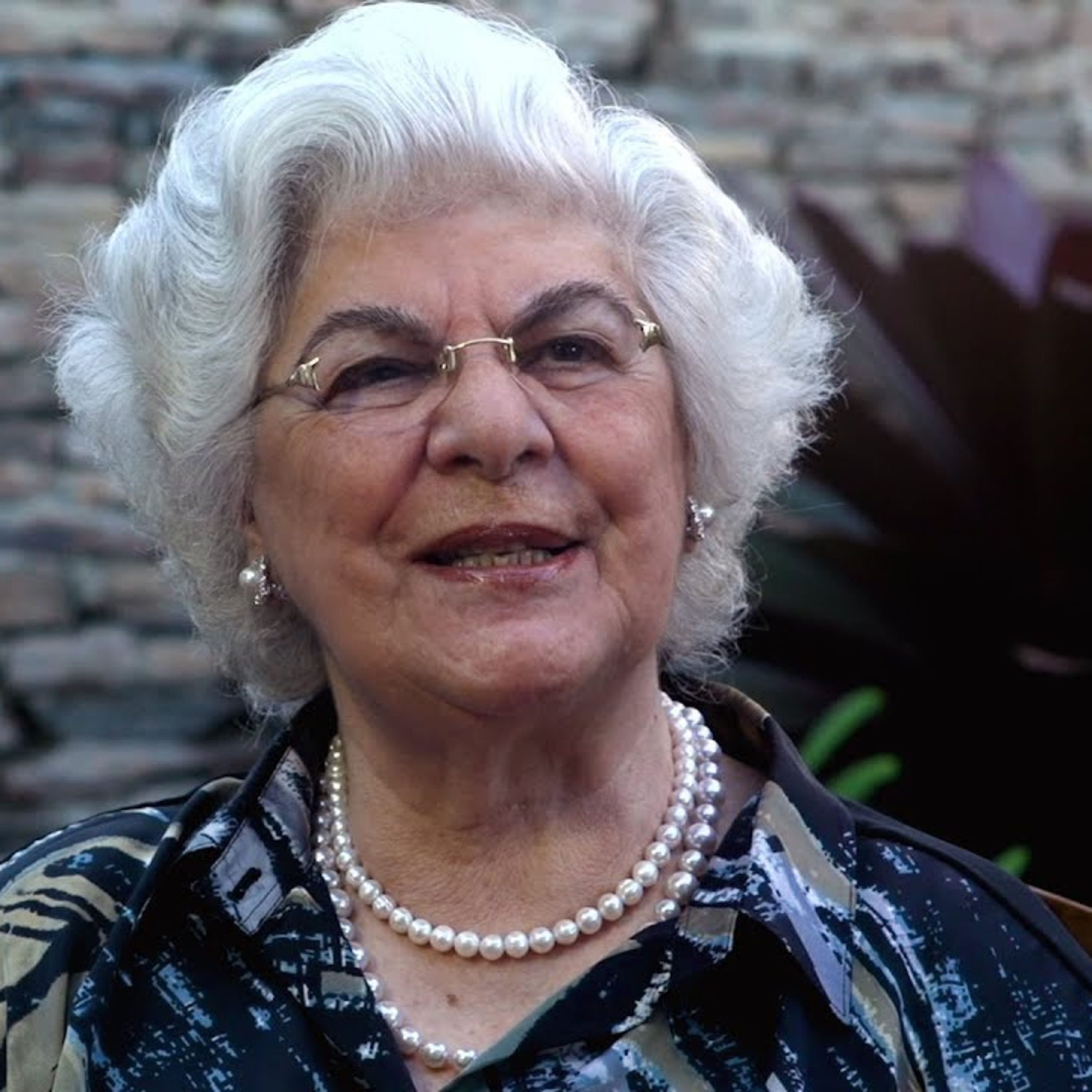 Como buscar tratamento espiritual à distância - com a médium Isabel Salomão de Campos