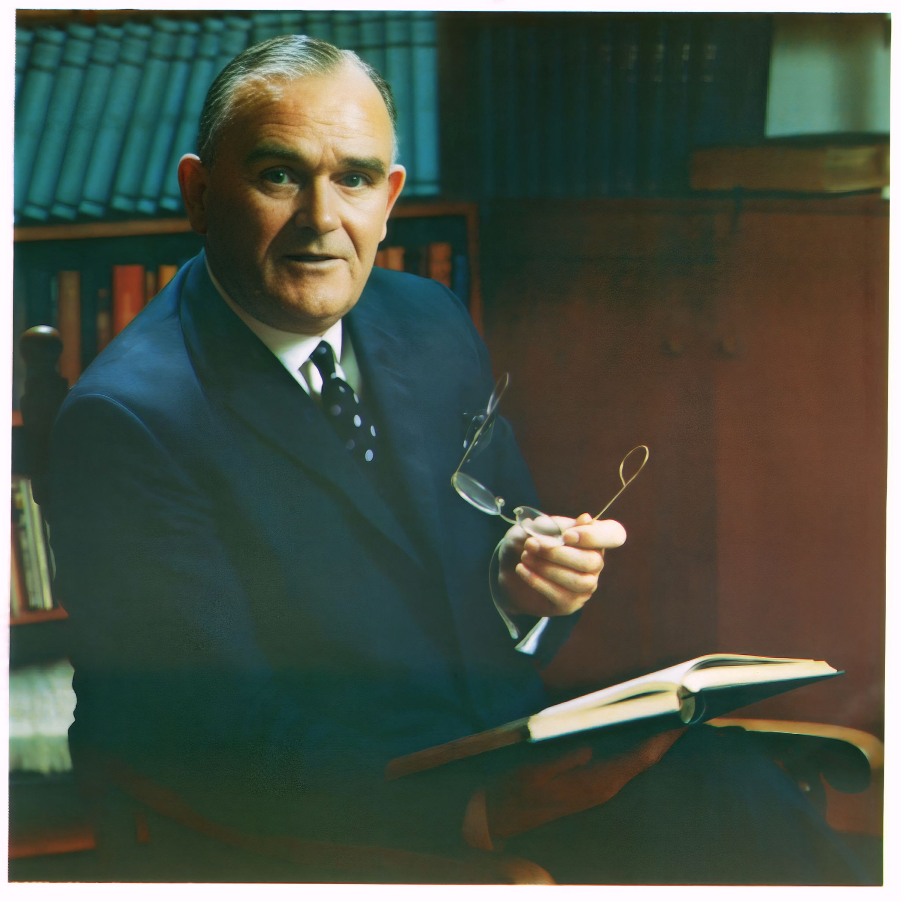 Pastor Willie Mullan Burial Service - 26th December 1980 episode artwork