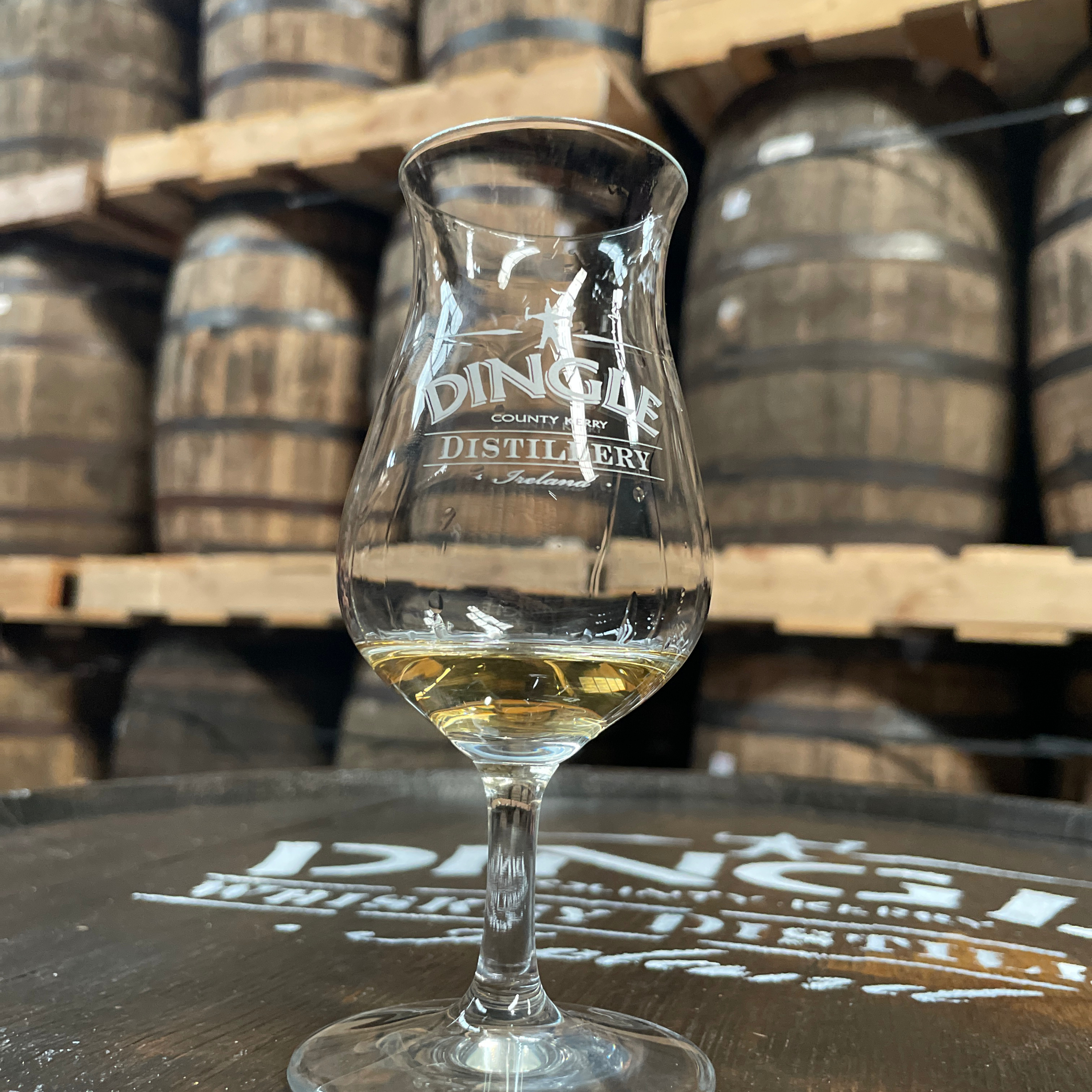 Drop or dram de whisky podcast S3 Afl 13 : Dingle whiskey, sun, sea, surf en whiskey ,een heel bijzondere trip