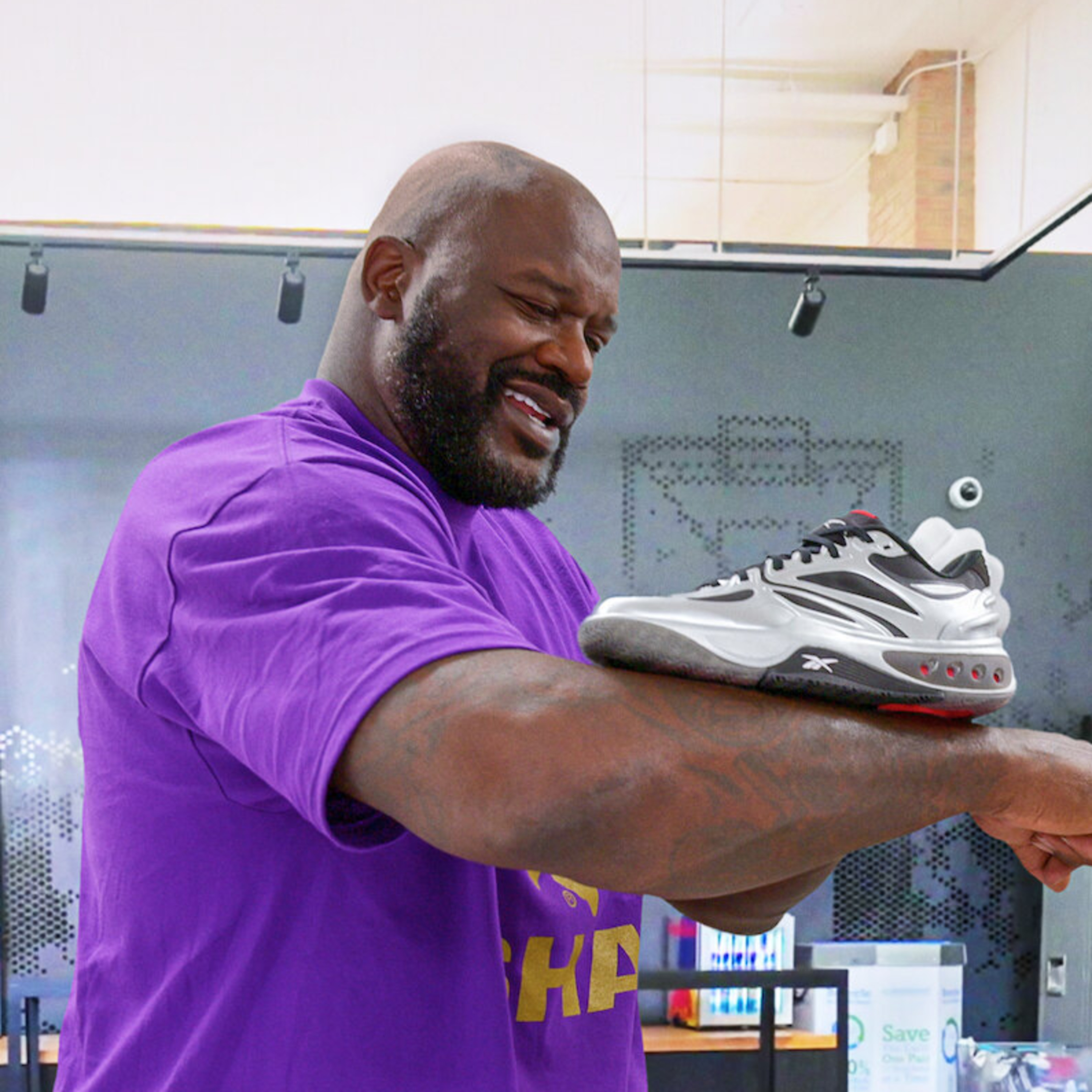 S09E20 Power Moves with Shaquille O'Neal
