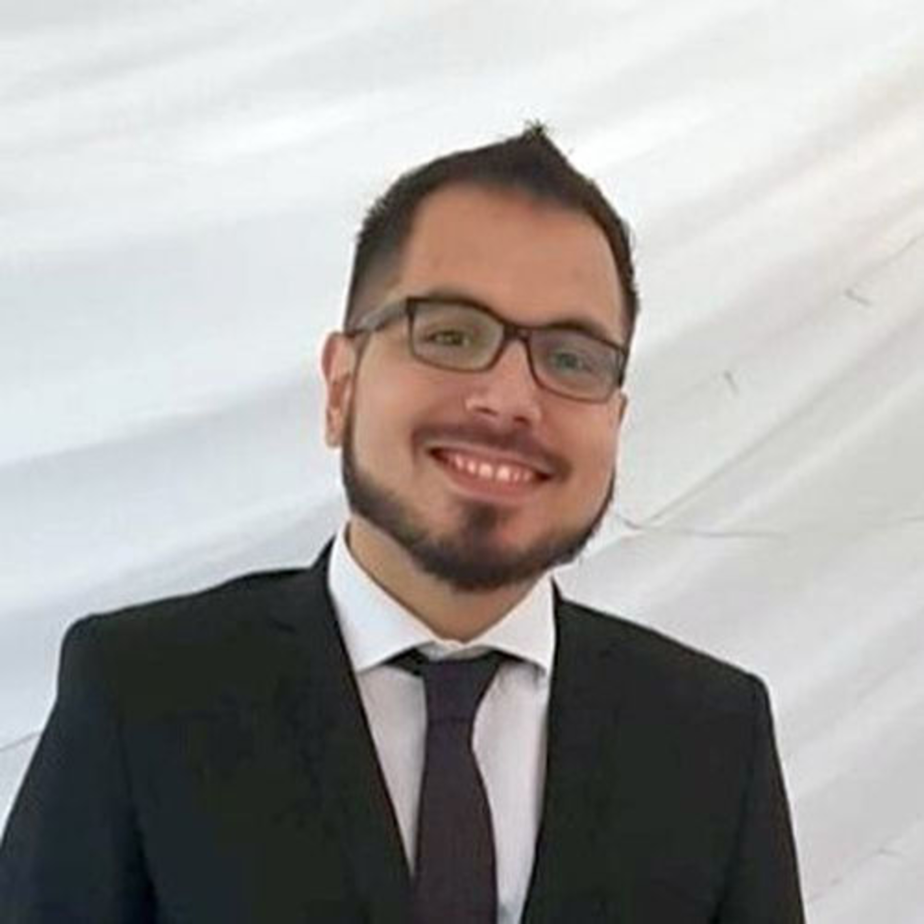 Momento millennial: Emmanuel Cascallares, full políglota. episode artwork