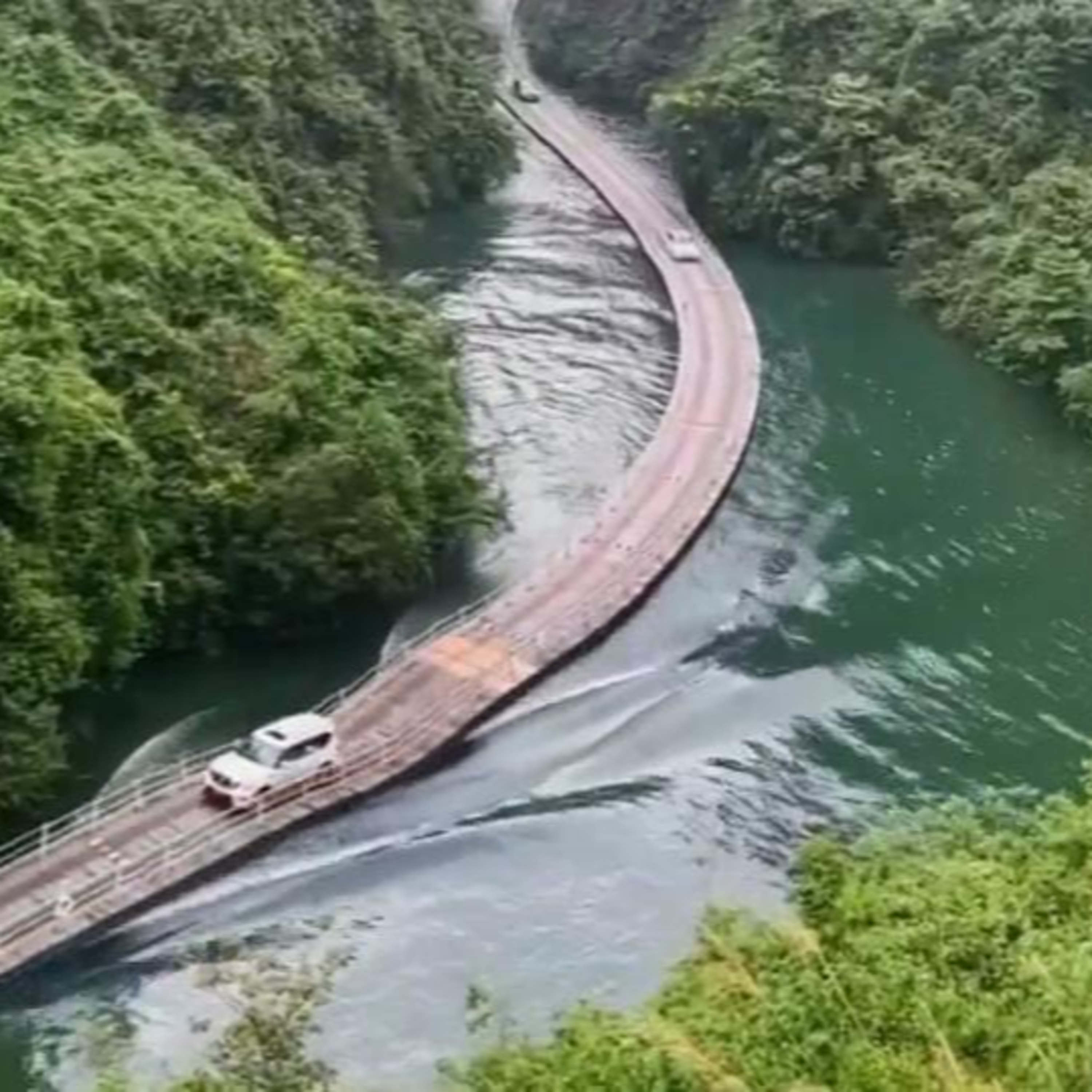 Shiziguan Floating Road Bridge - A Terrifying Wonder of Engineering  episode artwork