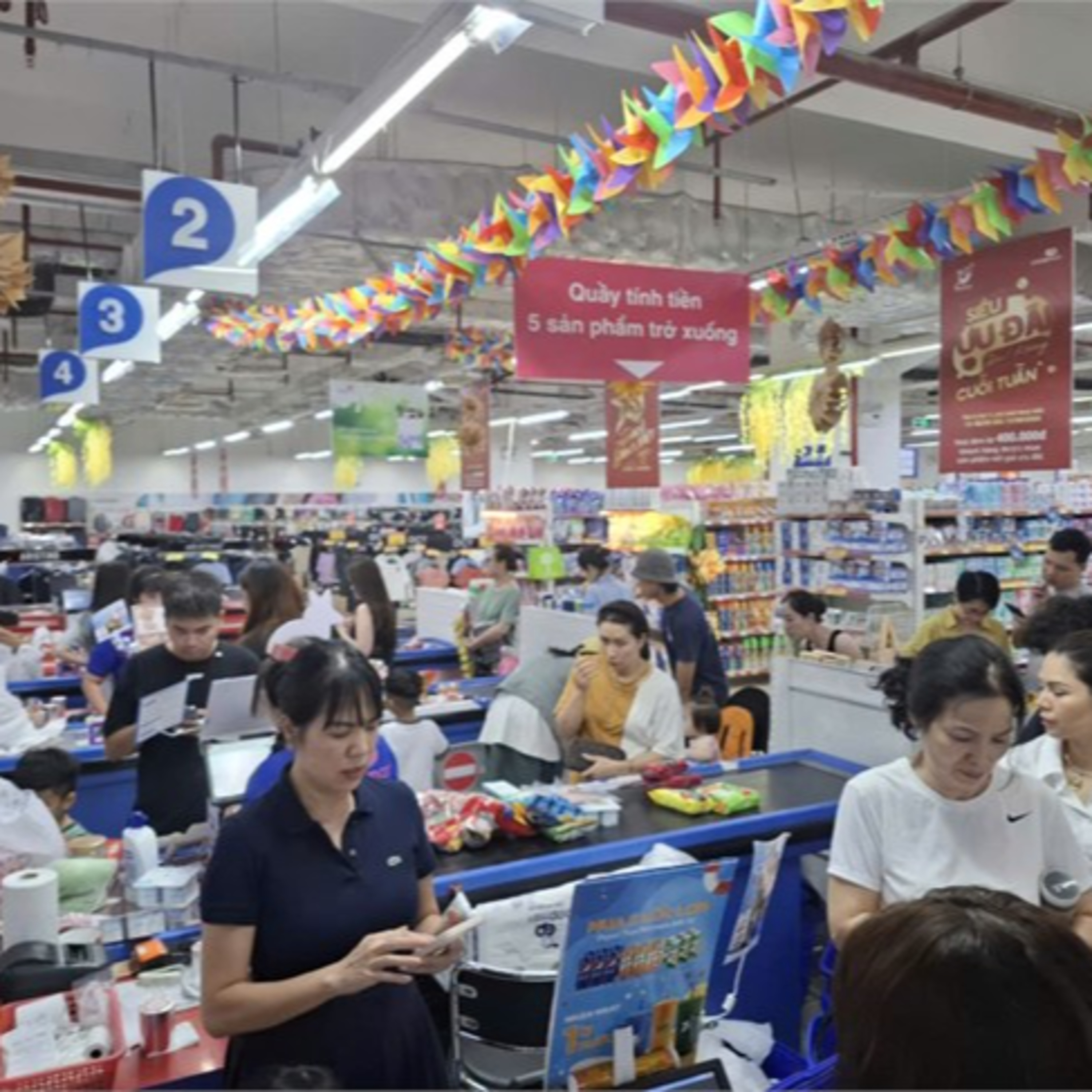 Dòng chảy kinh tế - Nỗ lực đảm bảo cung ứng hàng hóa sau bão lũ