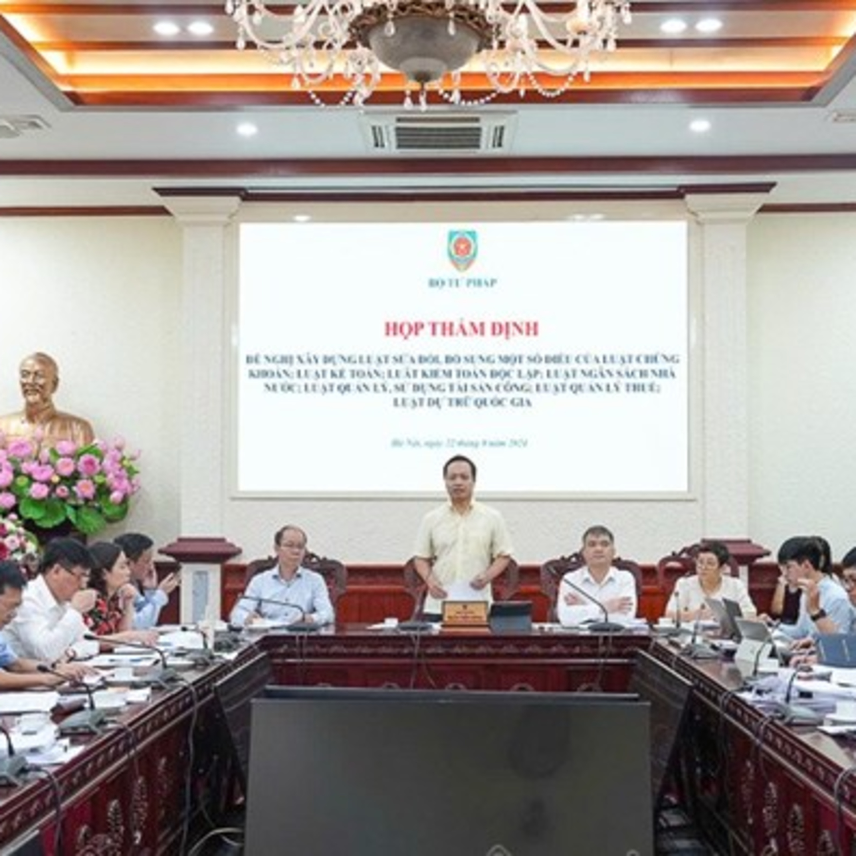 Dòng chảy kinh tế - Sửa đổi quy định quản lý tài chính – thuế: Cần thực sự tạo thuận lợi cho người dân và doanh nghiệp episode artwork