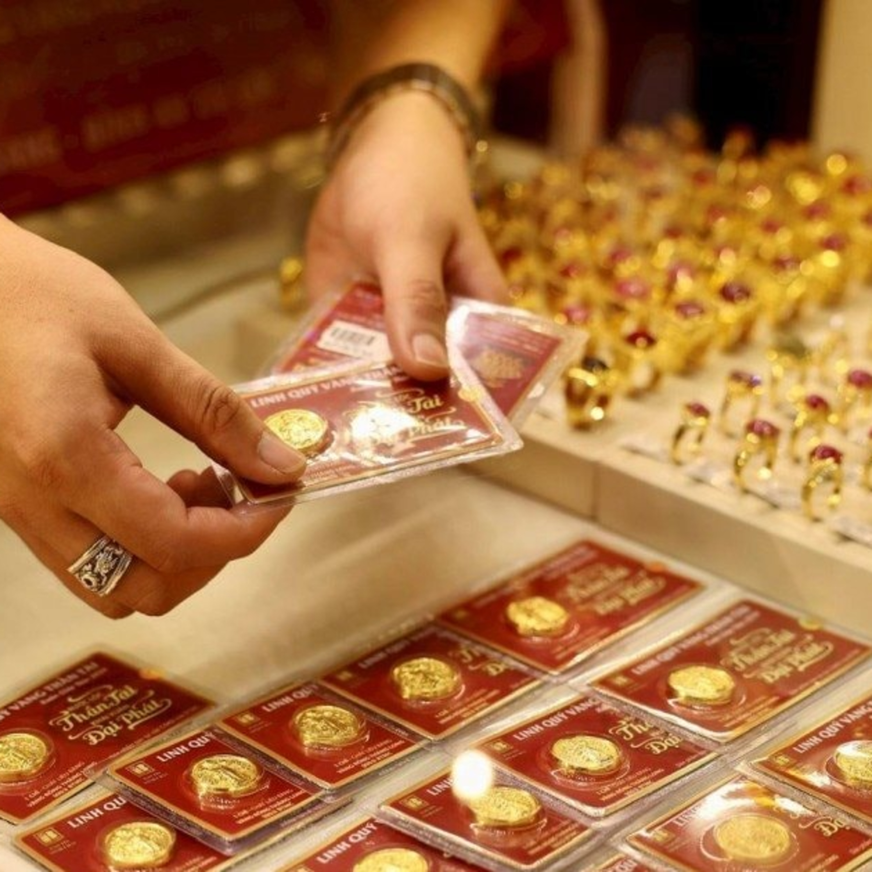 Trước giờ mở cửa - Cần giải pháp hiệu quả để kiểm soát giá vàng, giá đất, giá các mặt hàng thiết yếu, episode artwork