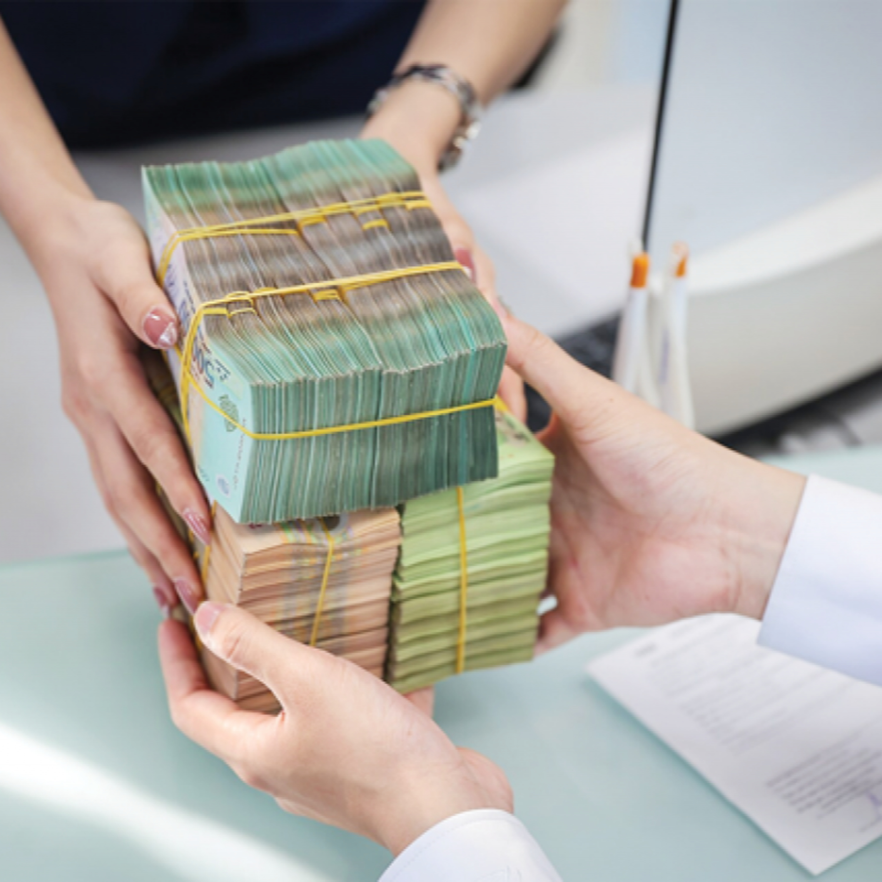 Dòng chảy kinh tế - Nhiều ngân hàng tiếp tục hạ lãi suất theo chỉ đạo Chính phủ, NHNN.(12/03/2025) episode artwork