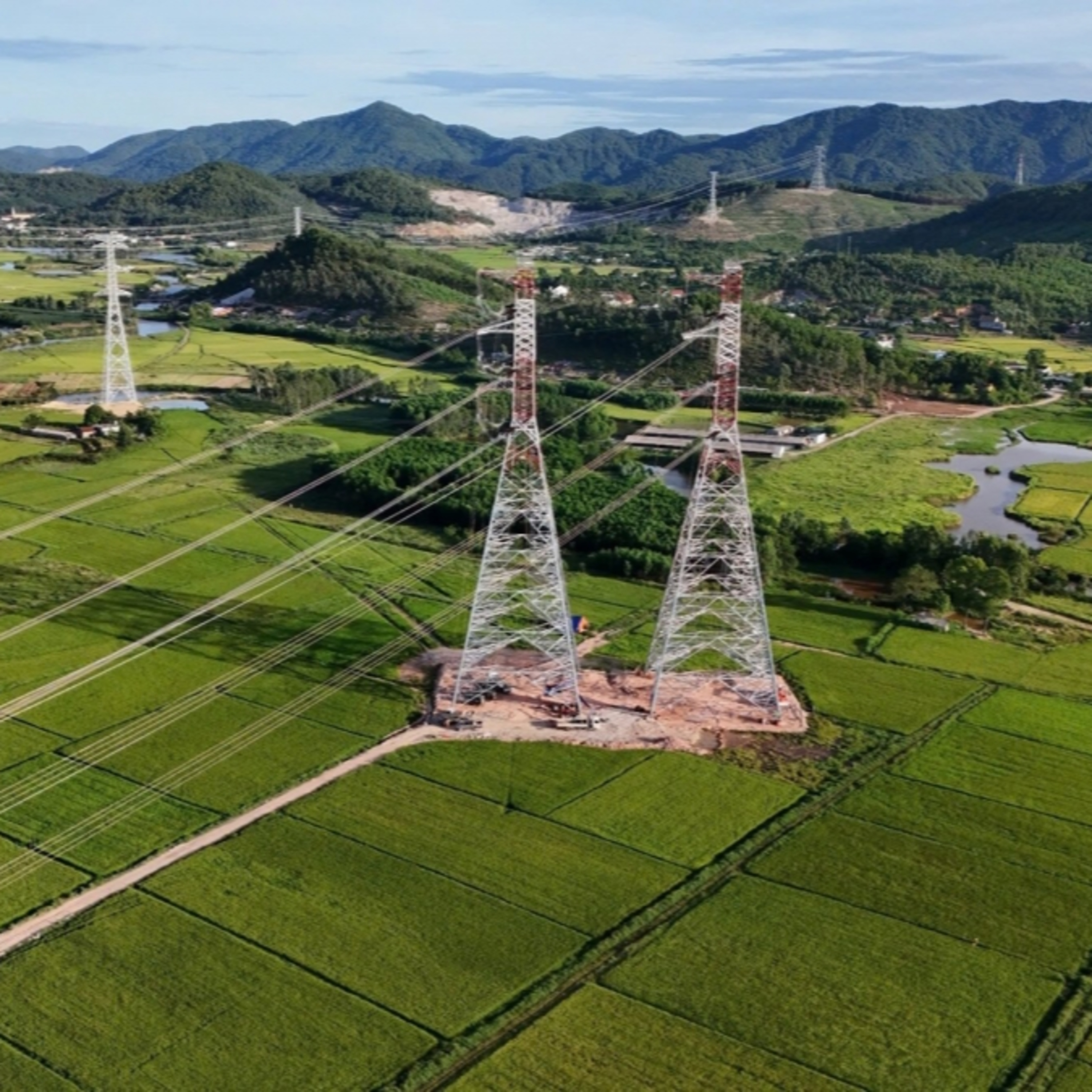 Dòng chảy kinh tế - Bài 2: Kinh nghiệm thi công thần tốc "mạch 3" trên công trường Đường dây 500kV Lào Cai- Vĩnh Yên episode artwork