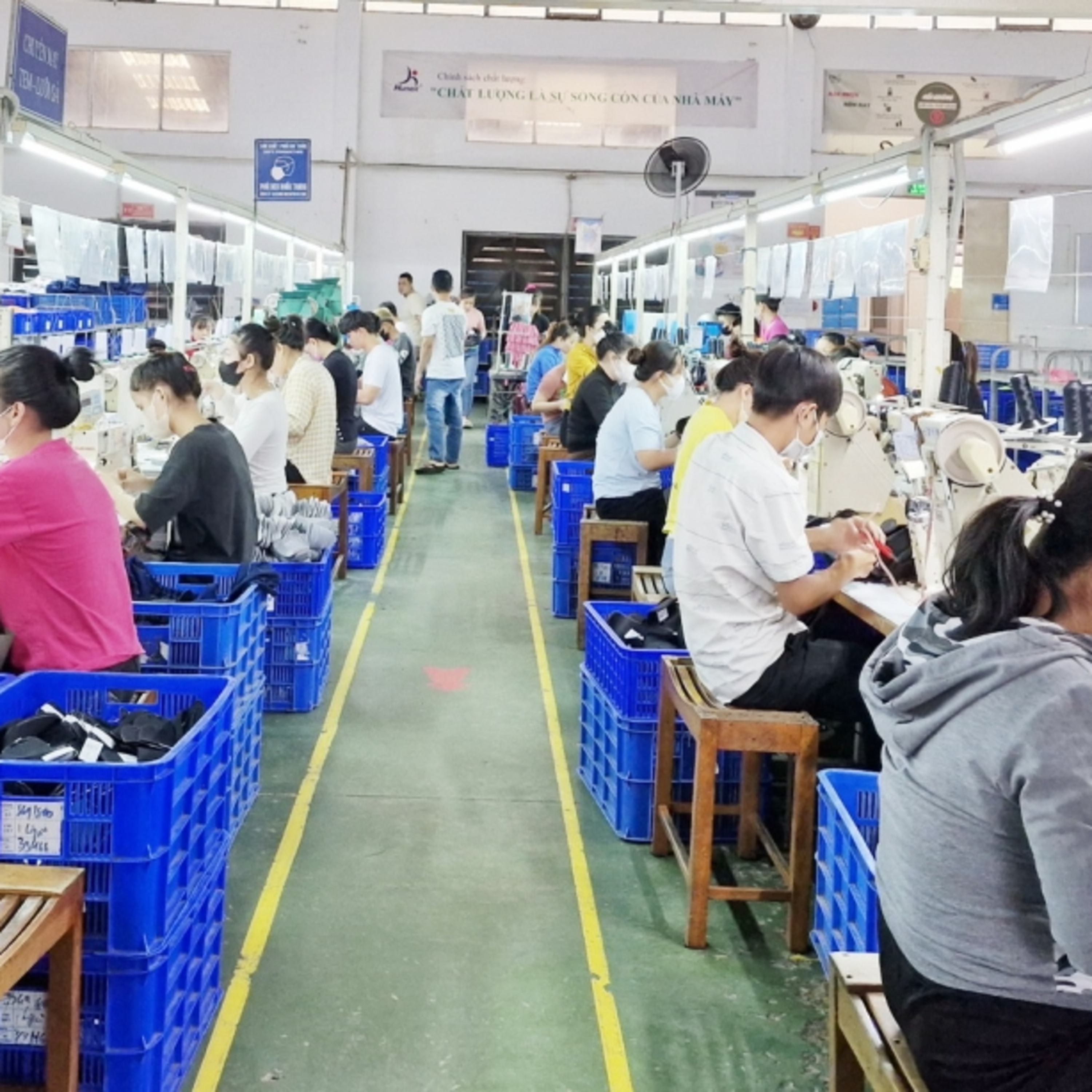 Dòng chảy kinh tế - Doanh nghiệp dệt may, da giày đẩy mạnh nội địa hoá, hướng tới phát triển bền vững episode artwork