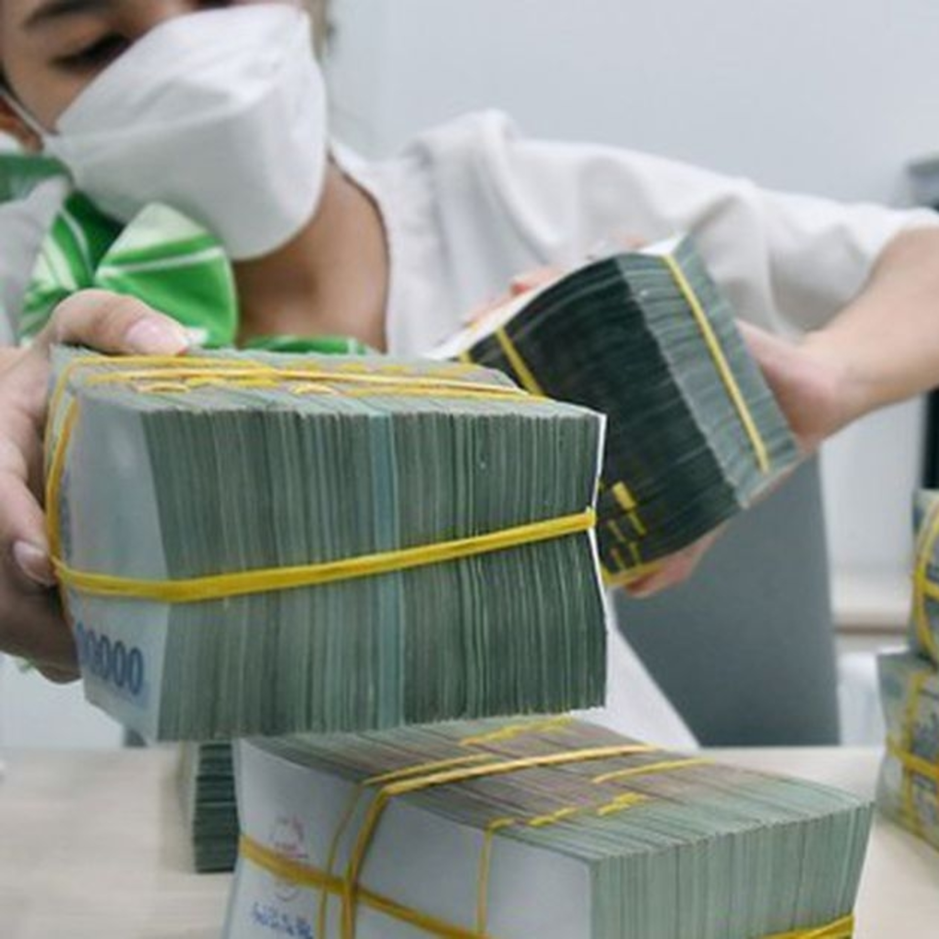 Trước giờ mở cửa - Nợ xấu ngân hàng được kỳ vọng sẽ giảm trong nửa cuối năm nay episode artwork