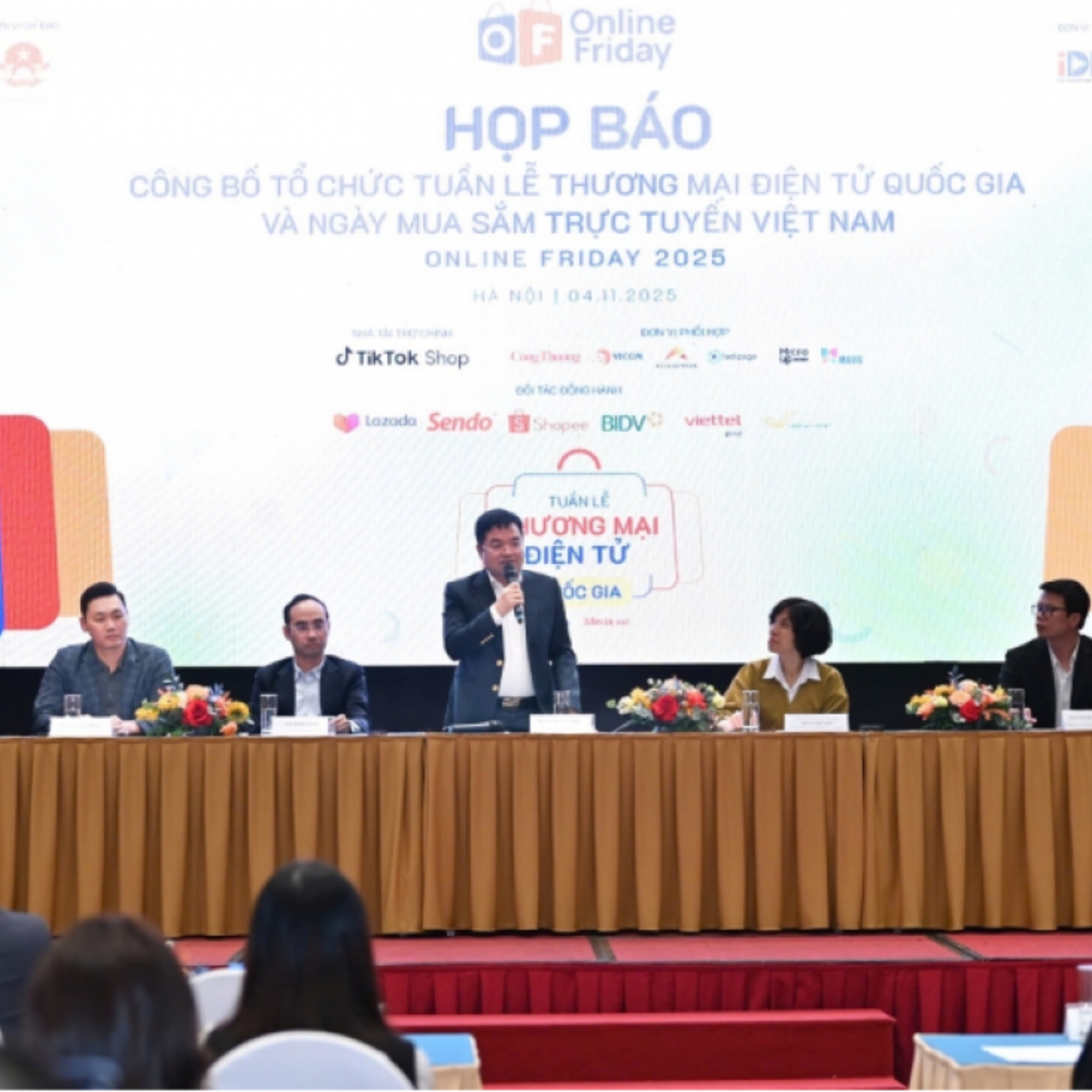 Trước giờ mở cửa - Nhiều hàng hóa khuyến mại đến 100% tại Tuần lễ Thương mại điện tử quốc gia 2025 episode artwork